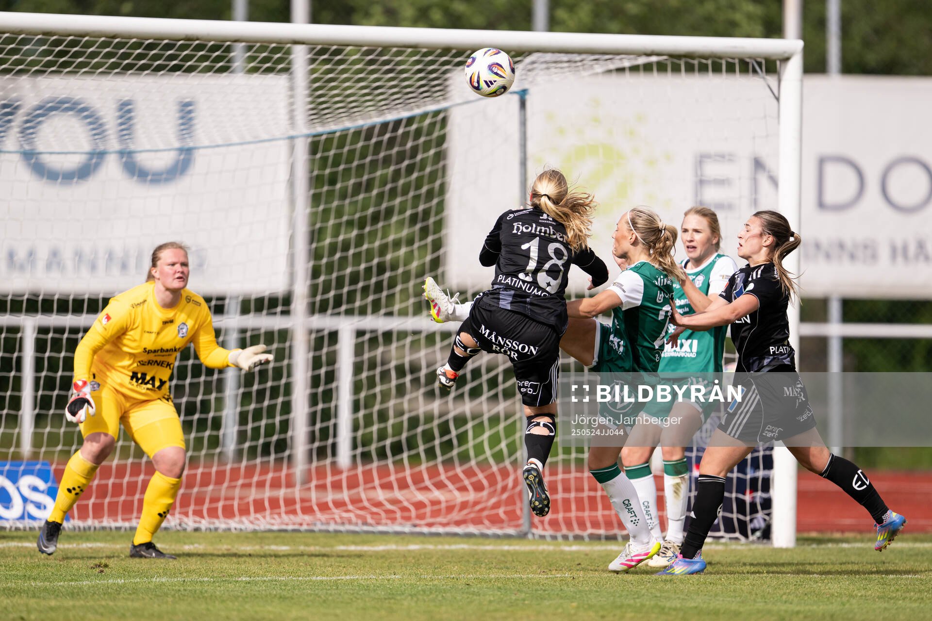 Kamp i Alingsås straffområde under fotbollsmatchen i Damallsvenskan mellan Alingsås och IFK Norrköping den 24 maj 2025 i Alingsås.