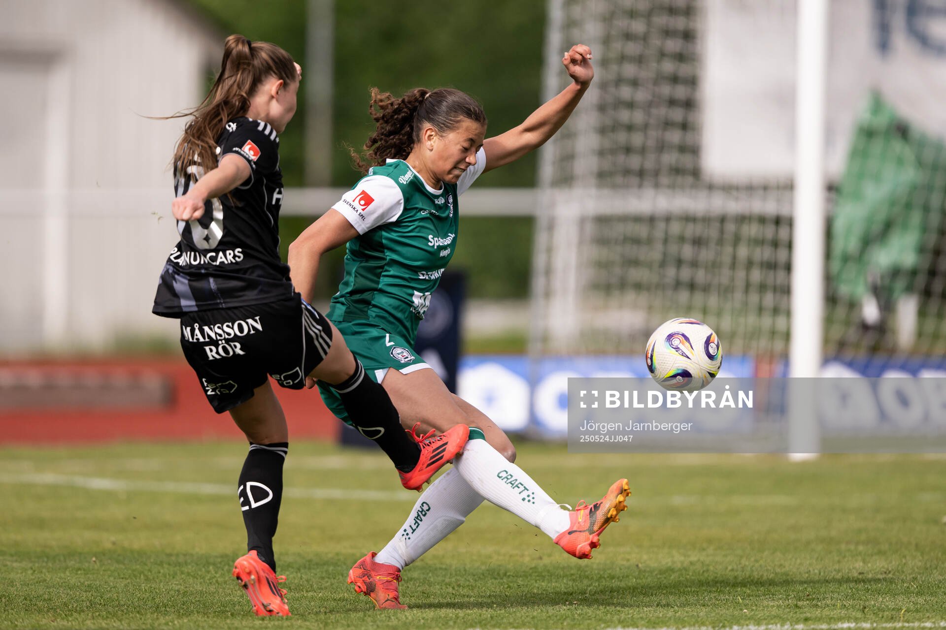 Alingsås Malva Larsson under fotbollsmatchen i Damallsvenskan mellan Alingsås och IFK Norrköping den 24 maj 2025 i Alingsås. 