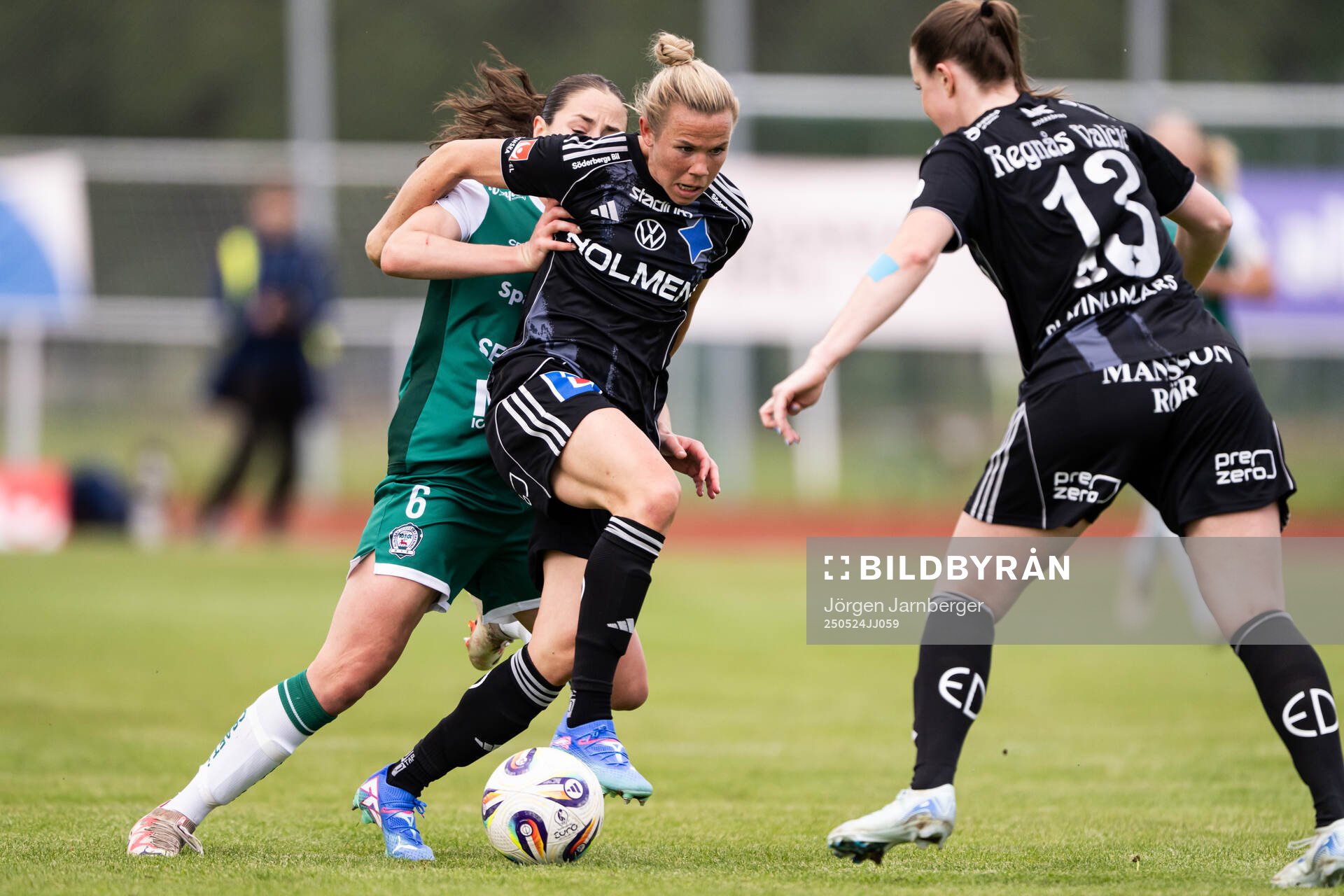IFK Norrköpings Jessica Wik under fotbollsmatchen i Damallsvenskan mellan Alingsås och IFK Norrköping den 24 maj 2025 i Alingsås.