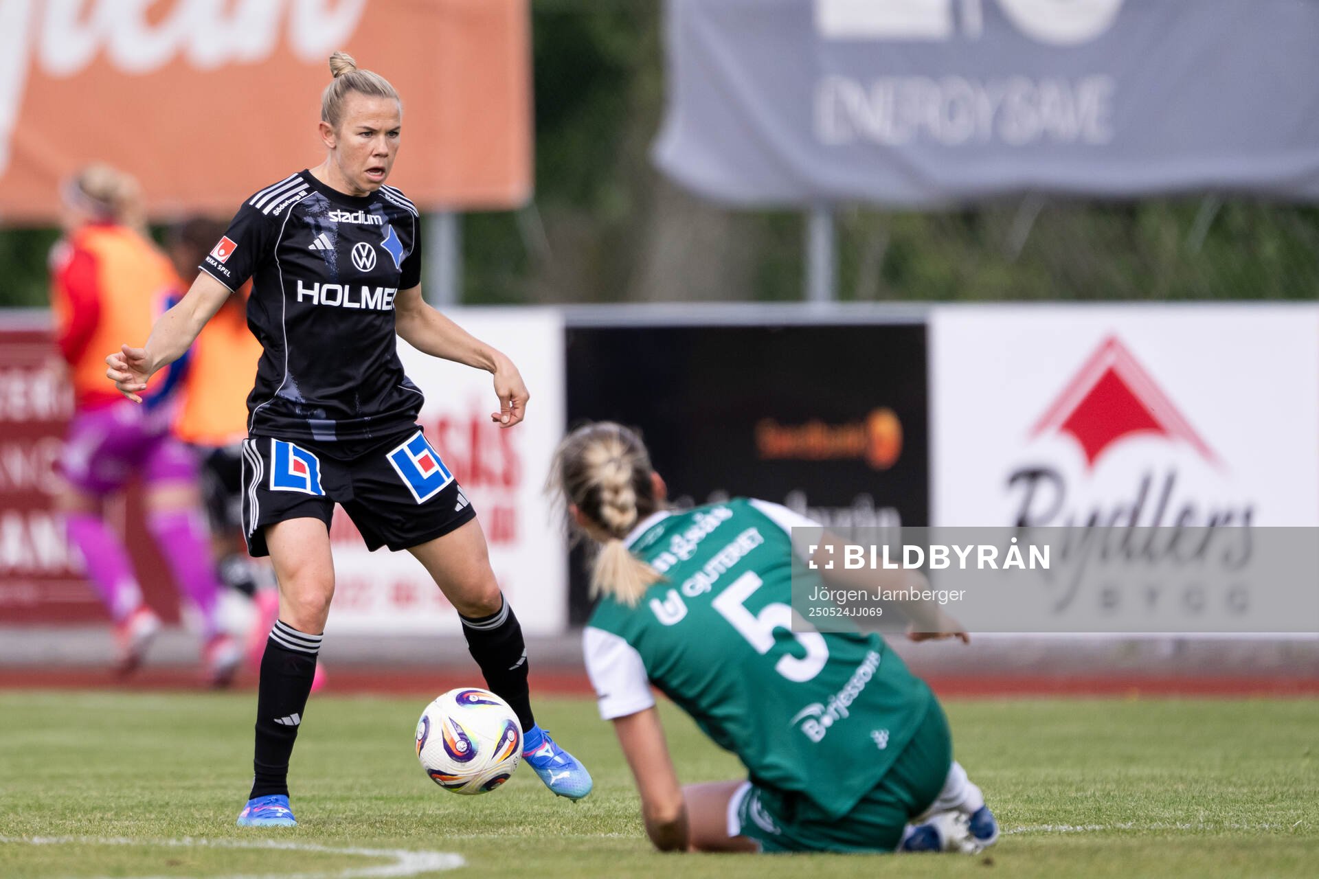 IFK Norrköpings Jessica Wik under fotbollsmatchen i Damallsvenskan mellan Alingsås och IFK Norrköping den 24 maj 2025 i Alingsås.
