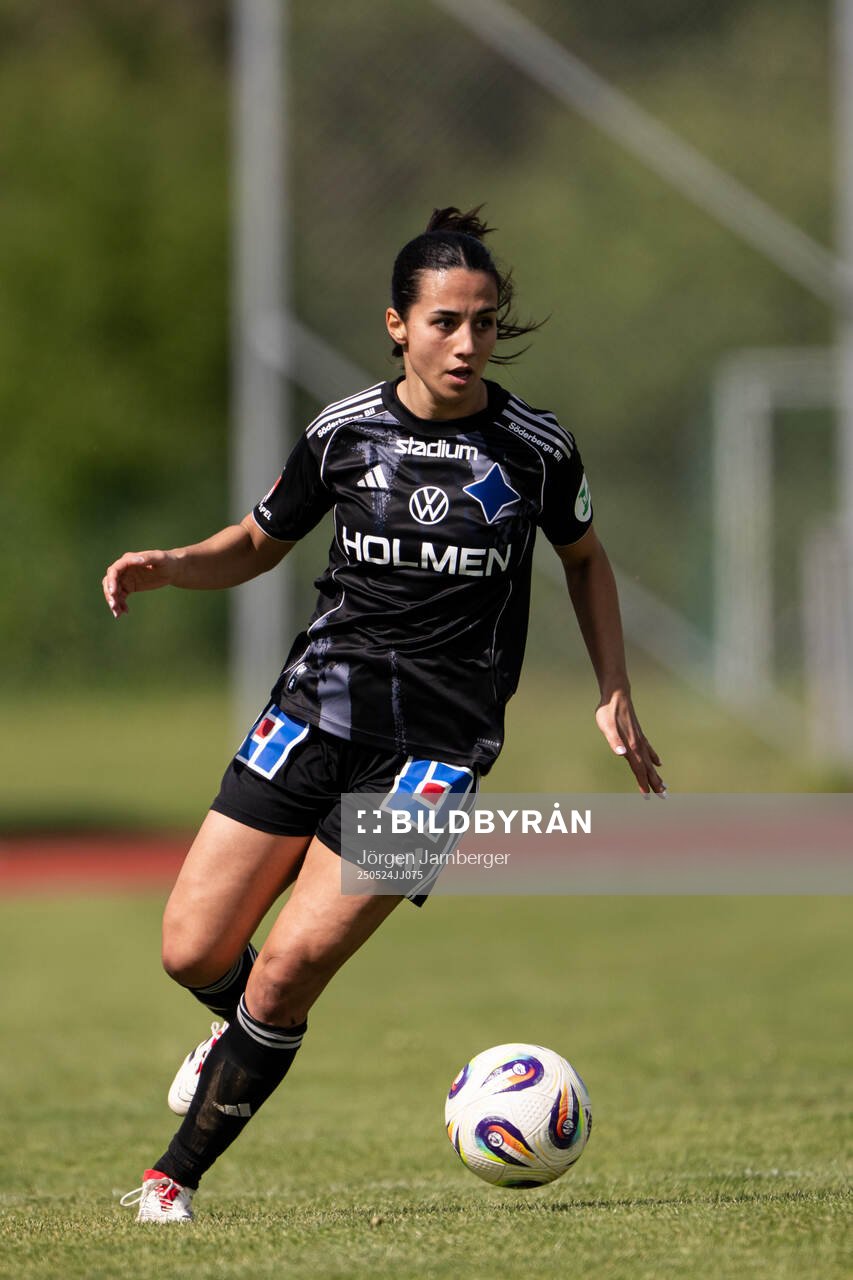 IFK Norrköpings Vesna Milivojevic under fotbollsmatchen i Damallsvenskan mellan Alingsås och IFK Norrköping den 24 maj 2025 i Alingsås.