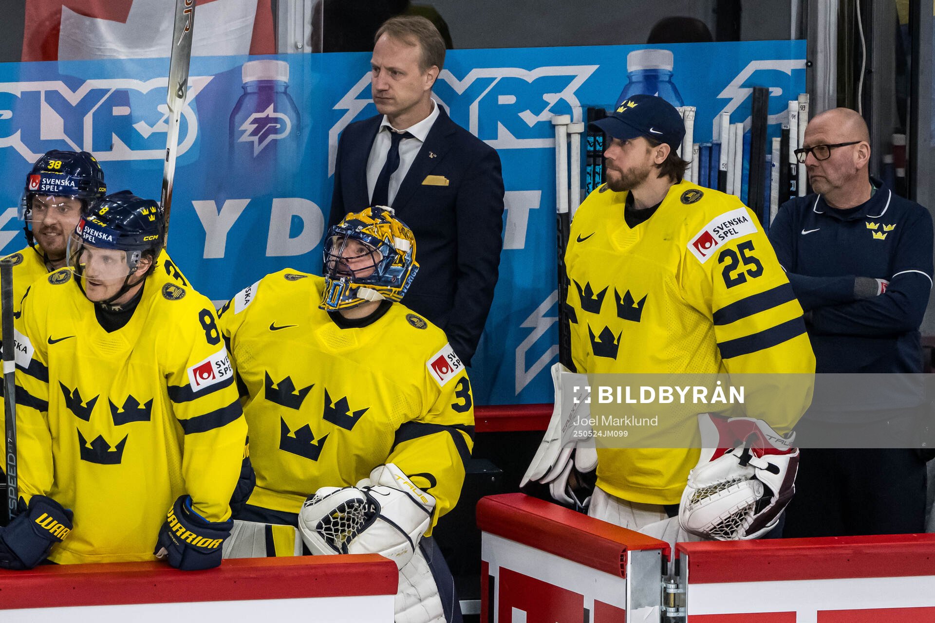 Goaltenders Samuel Ersson and Jacob Markström of Sweden