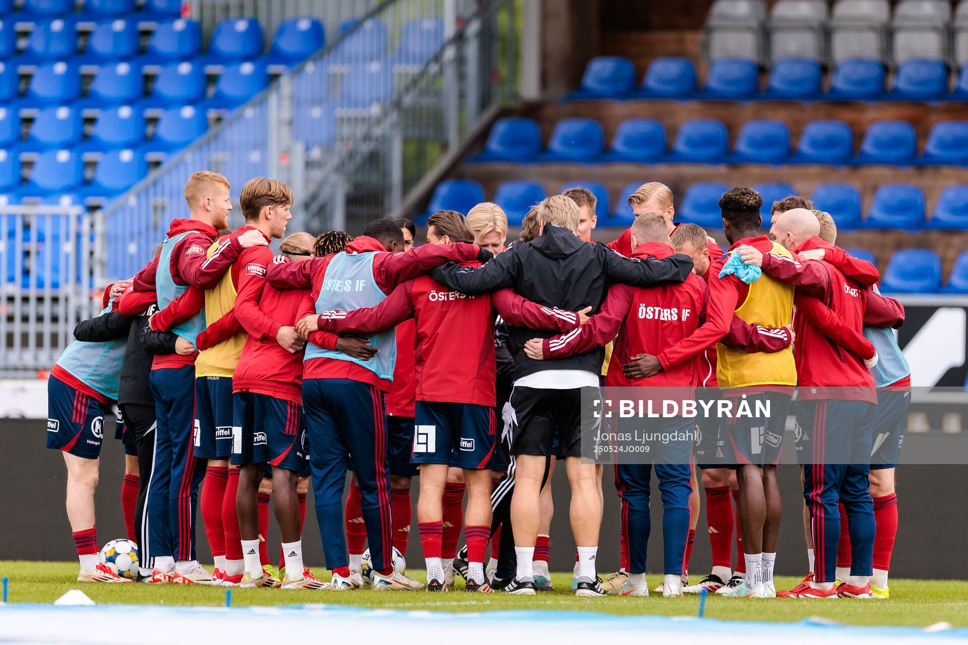 Öster spelare samlas