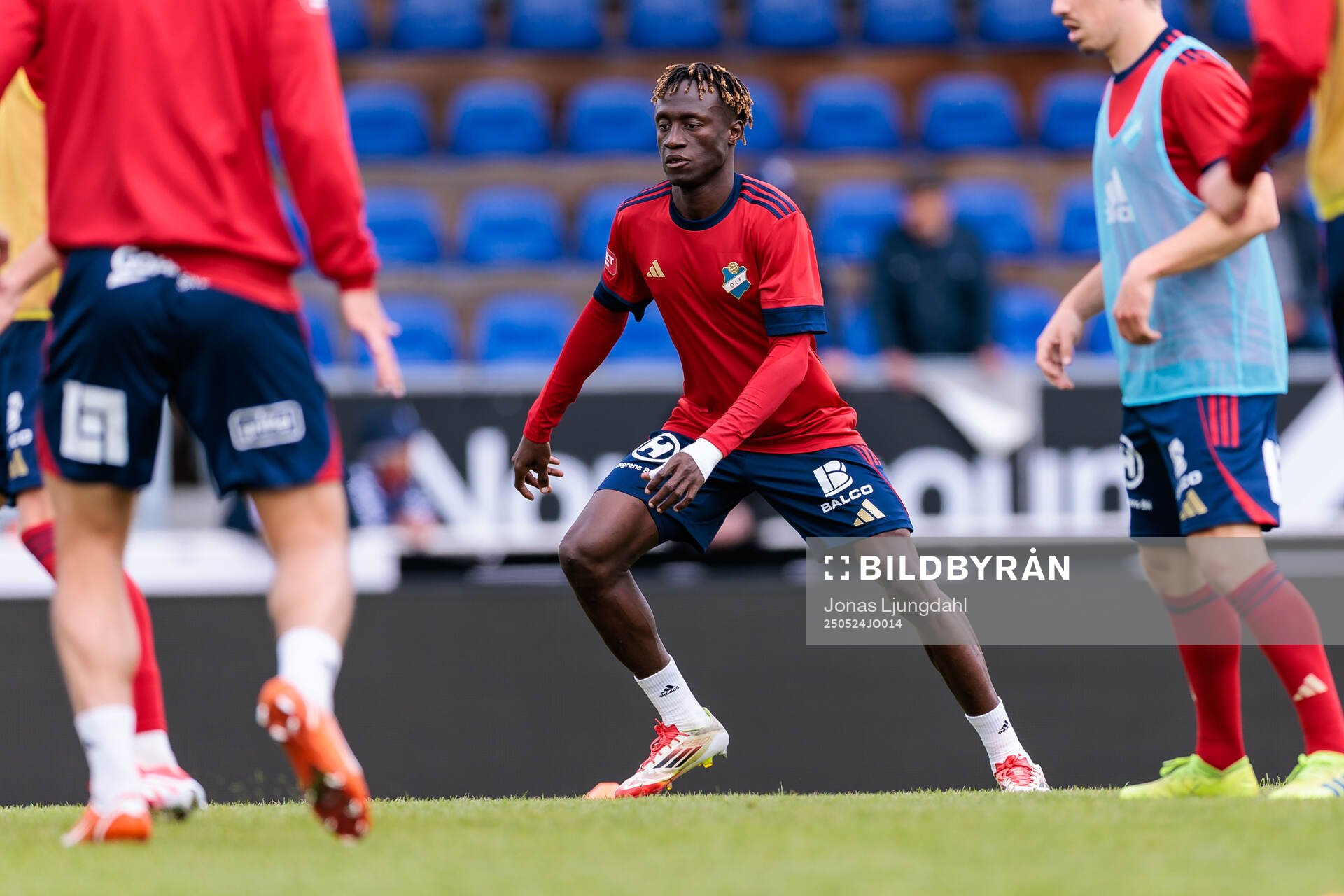 Östers Youssoupha Sanyang inför fotbollsmatchen i Allsvenskan mellan Värnamo och Öster den 24 maj 2025 i Värnamo. 