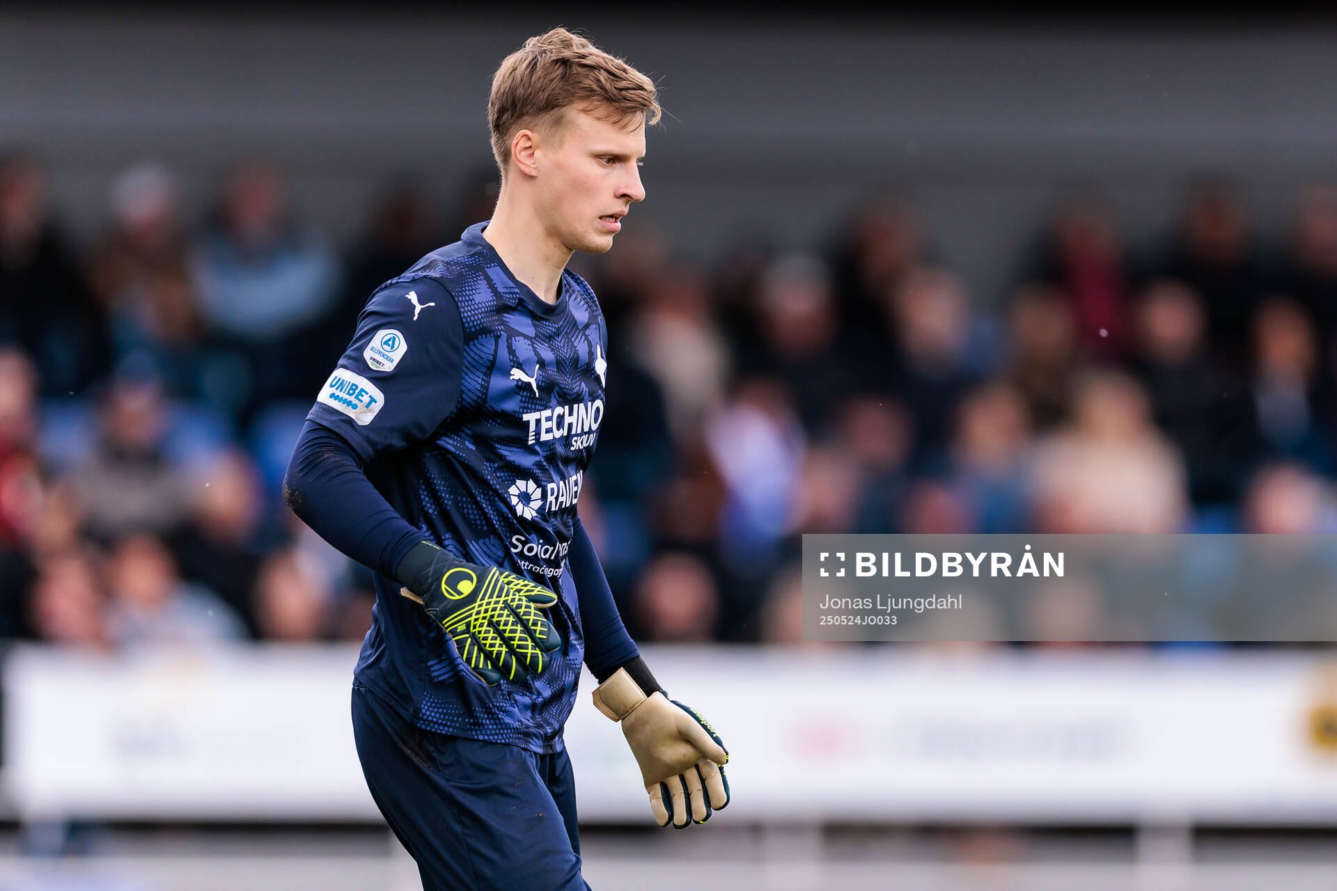 Värnamos målvakt Hugo Keto under fotbollsmatchen i Allsvenskan mellan Värnamo och Öster den 24 maj 2025 i Värnamo. 