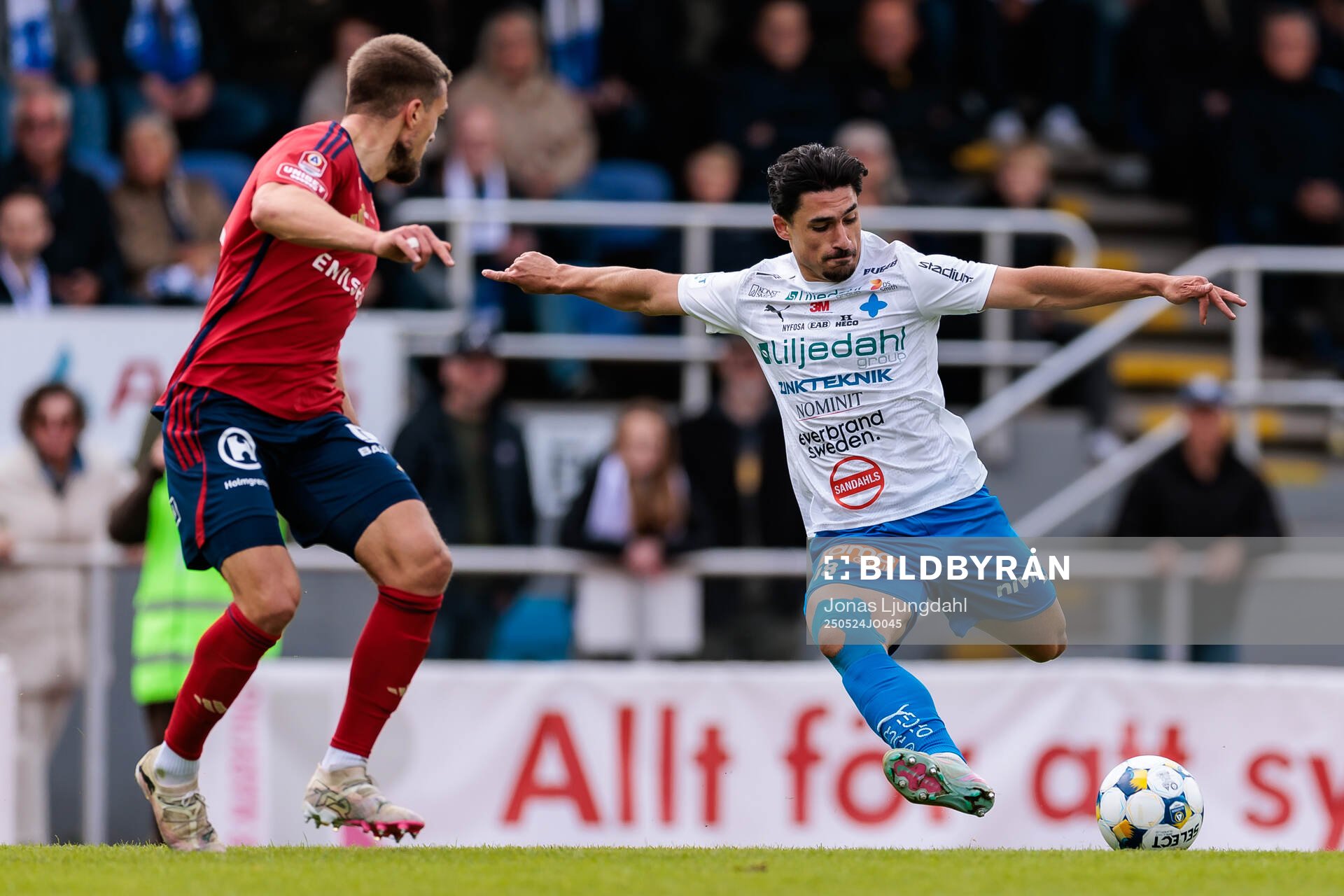 Värnamos Mohammad Alsalkhadi under fotbollsmatchen i Allsvenskan mellan Värnamo och Öster den 24 maj 2025 i Värnamo. 