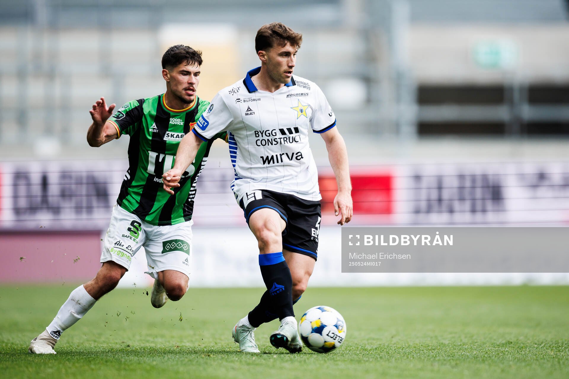 GAIS William Milovanovic och Sirius Bogdan Milovanov under fotbollsmatchen i Allsvenskan mellan GAIS och Sirius den 24 maj 2025 i Göteborg. 