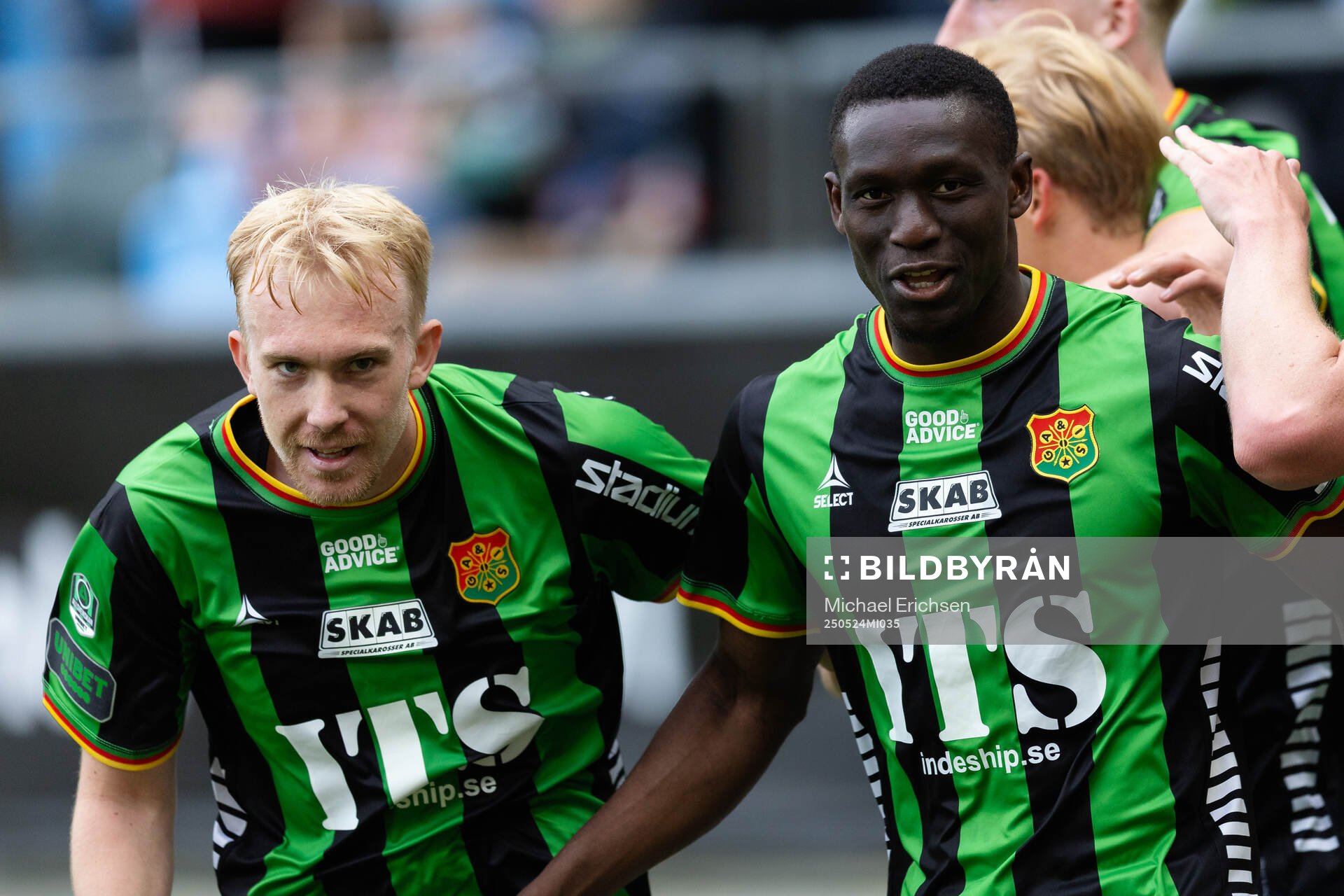 GAIS Ibrahim Diabate jublar ihop med Robin Wendin Thomasson efter 2-1 under fotbollsmatchen i Allsvenskan mellan GAIS och Sirius den 24 maj 2025 i Göteborg.