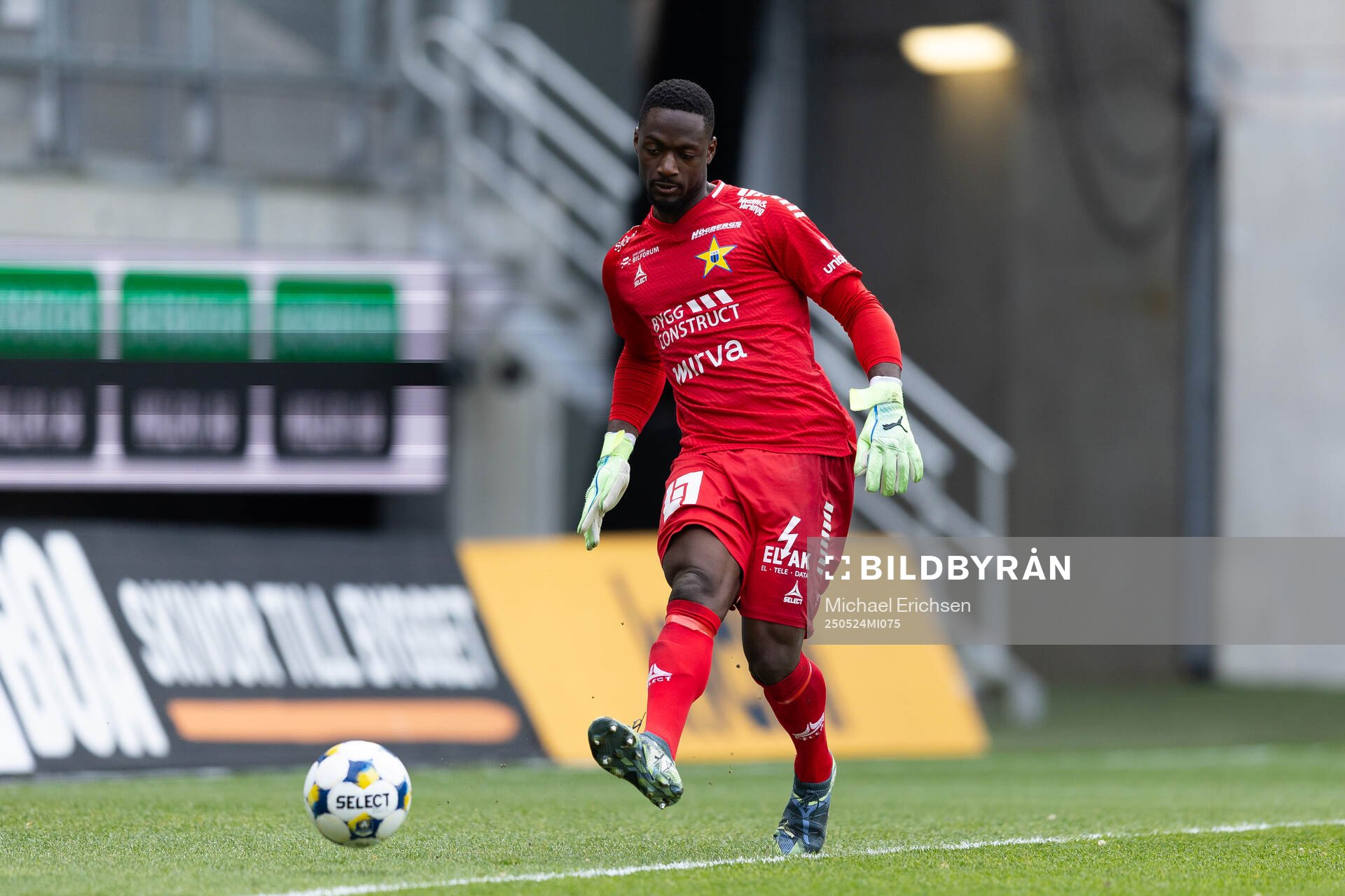 Sirius målvakt Ismael Diawara under fotbollsmatchen i Allsvenskan mellan GAIS och Sirius den 24 maj 2025 i Göteborg. 