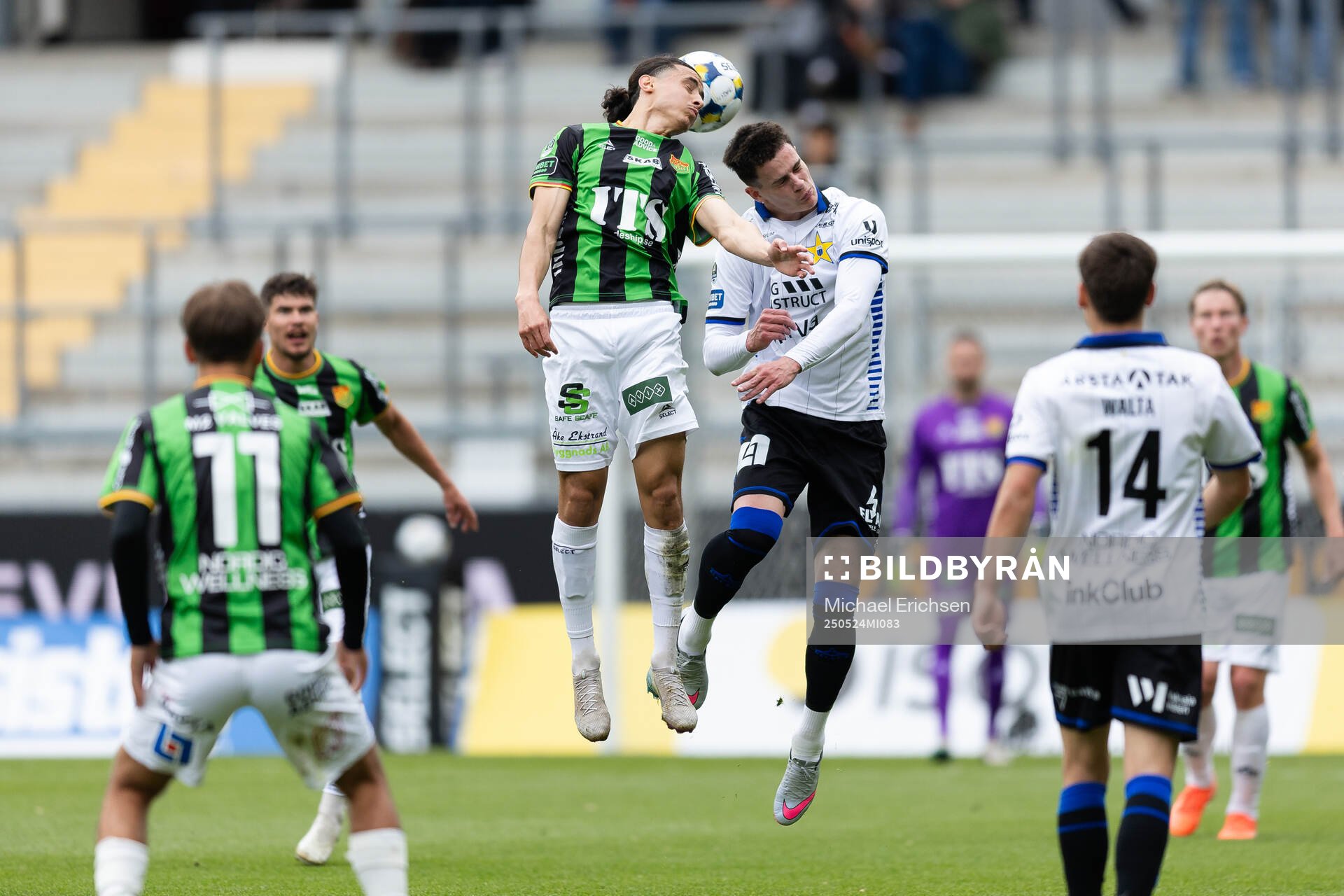 GAIS Amin Boudri och Sirius Robbie Ure under fotbollsmatchen i Allsvenskan mellan GAIS och Sirius den 24 maj 2025 i Göteborg. 