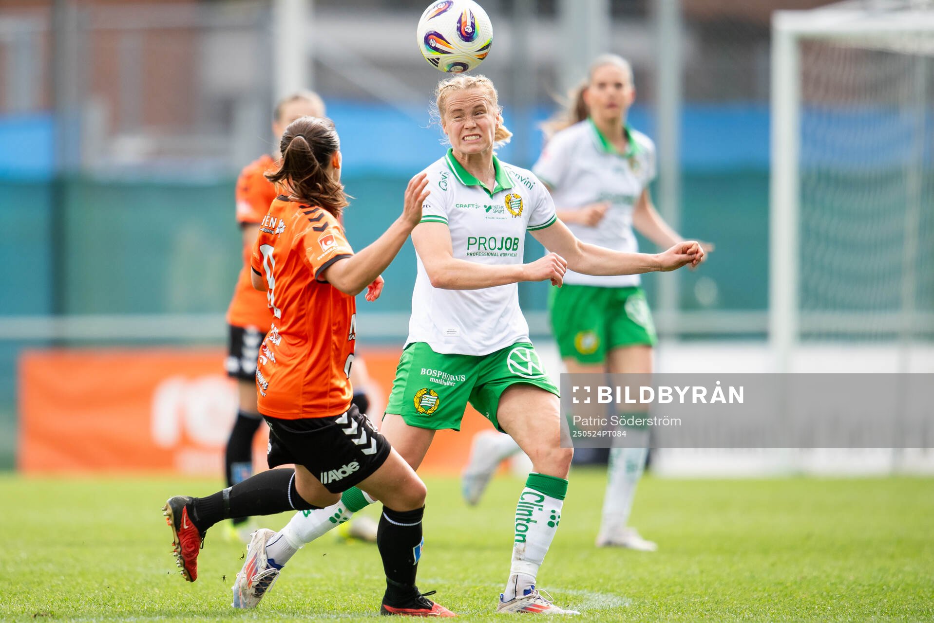Kristianstads DFFs Alice Nilsson och Hammarbys Julie Blakstad under fotbollsmatchen i Damallsvenskan mellan Kristianstad och Hammarby den 24 maj 2025 i Kristianstad.