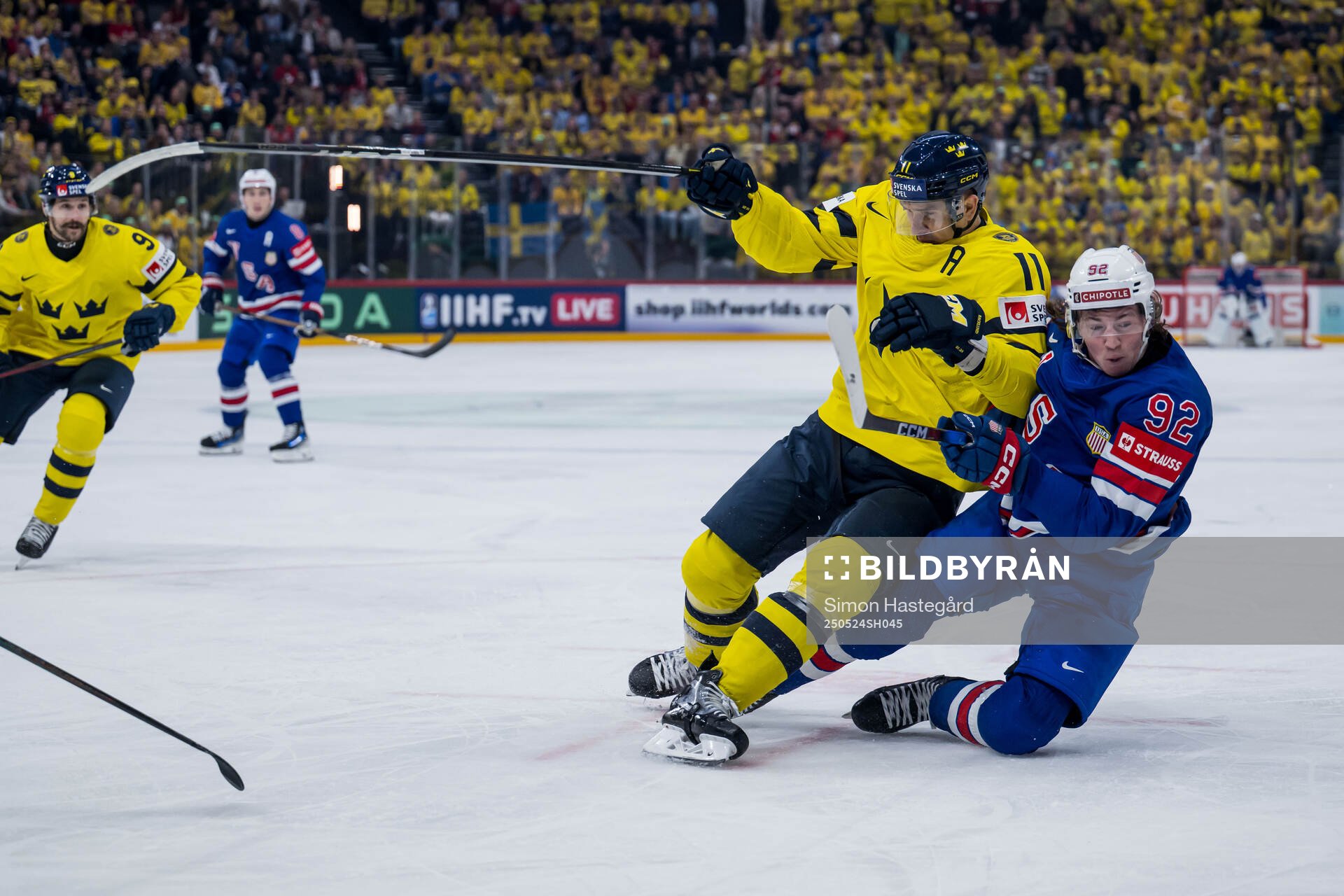 Mikael Backlund of Sweden and Logan Cooley of USA