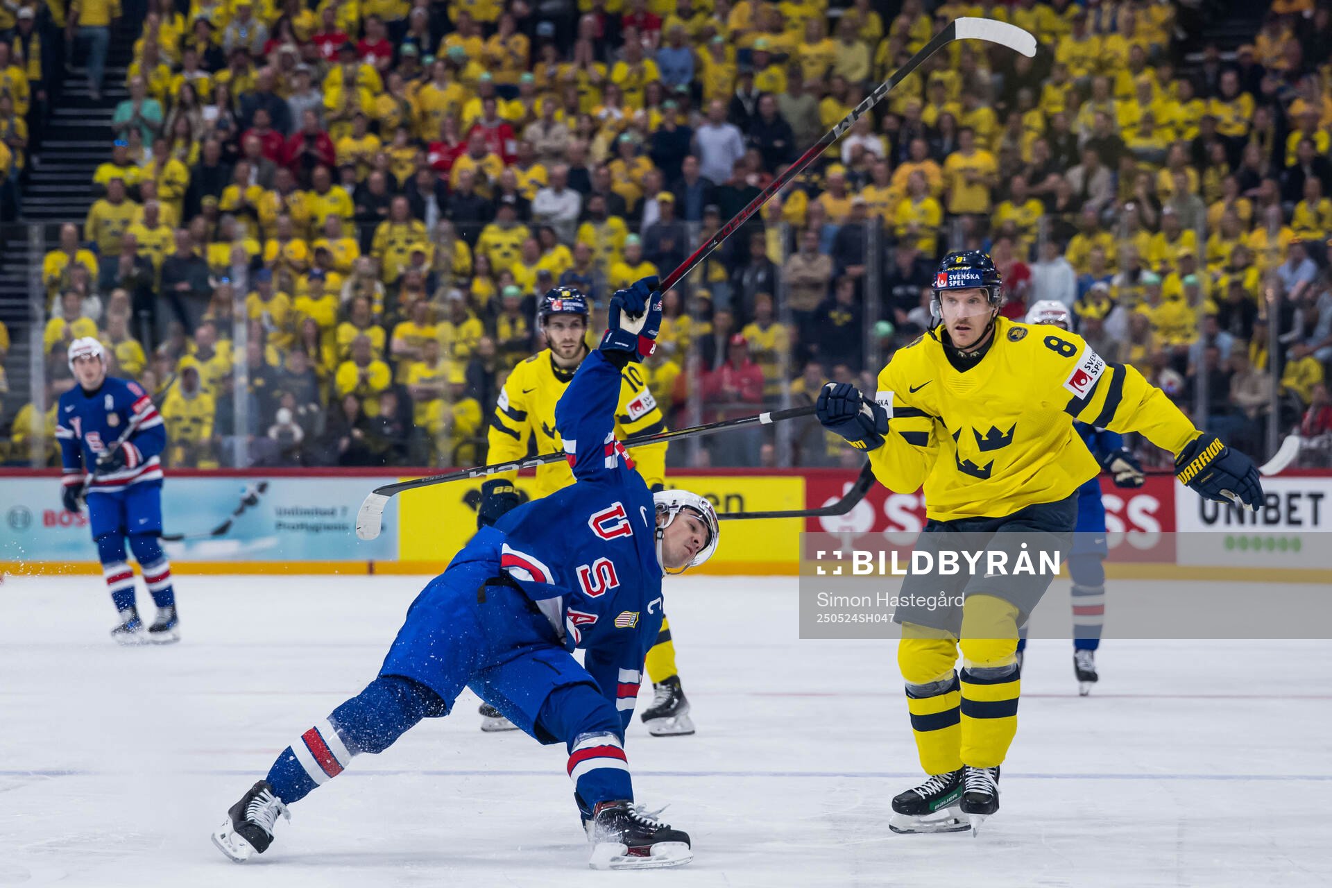 Clayton Keller of USA and Jonas Brodin of Sweden