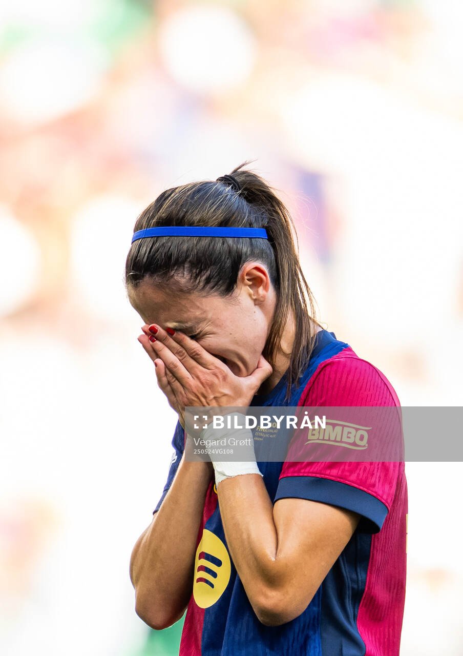Aitana Bonmati of Barcelona looks dejected