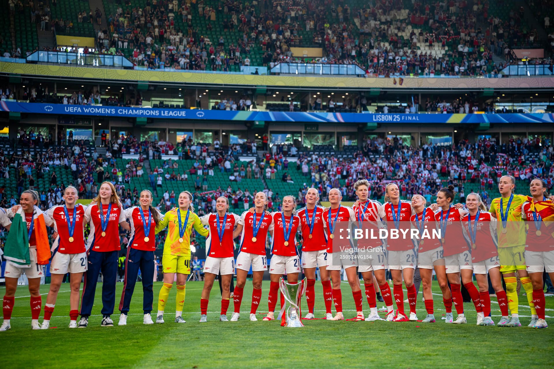 Stina Blackstenius, Frida Maanum, Lina Hurtig, Amanda Ilestedt and players of Arsenal celebrate after the UEFA Women's Champions League final match between Arsenal and Barcelona on May 24, 2025 in Lisbon.