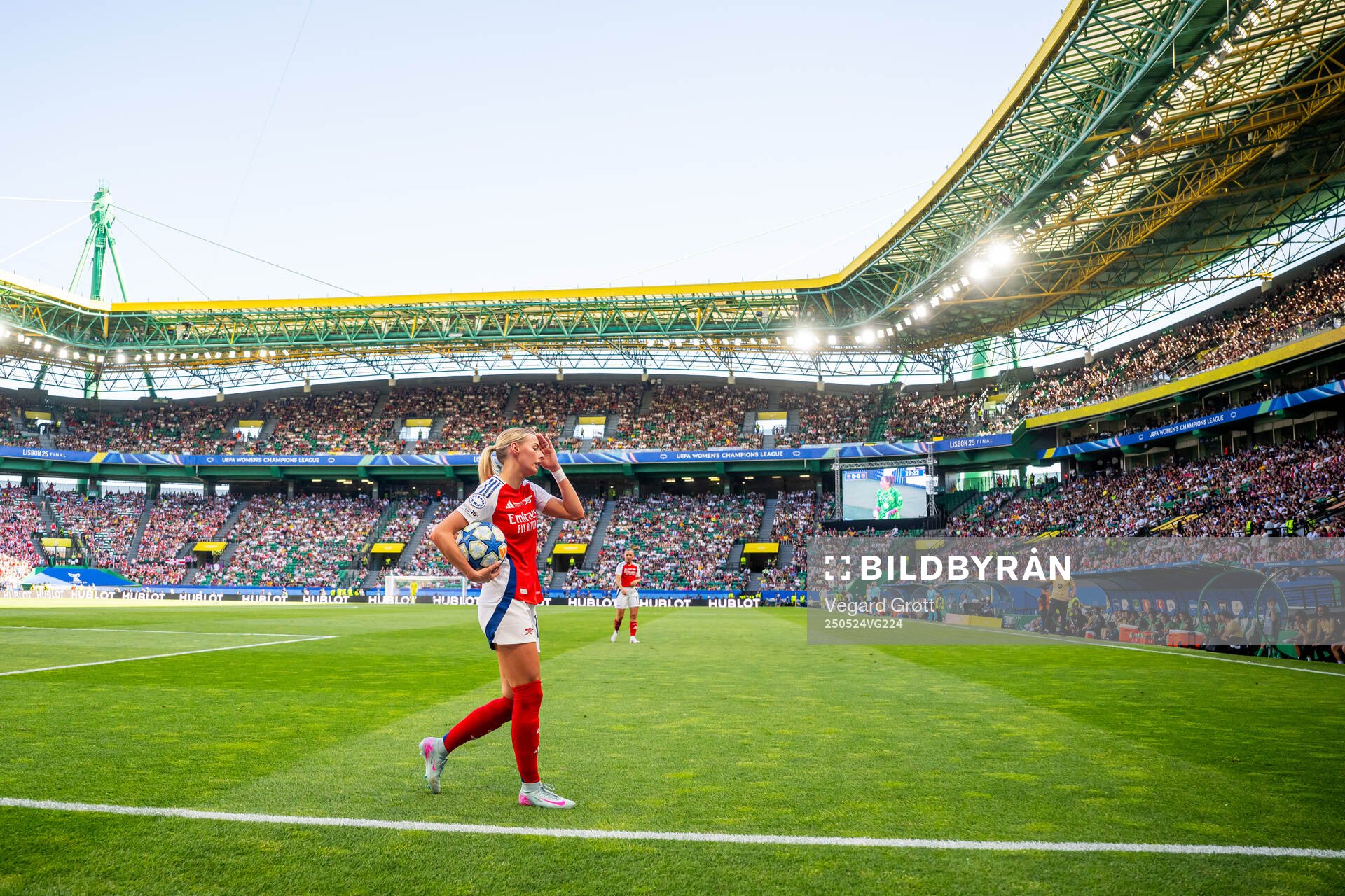 Chloe Kelly of Arsenal during the UEFA Women's Champions League final match between Arsenal and Barcelona on May 24, 2025 in Lisbon.