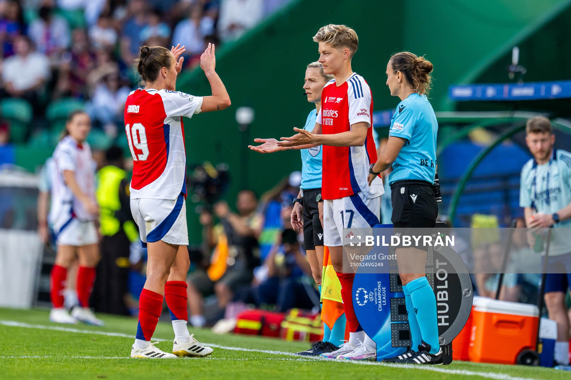 Caitlin Ford and Lina Hurtig of Arsenal
