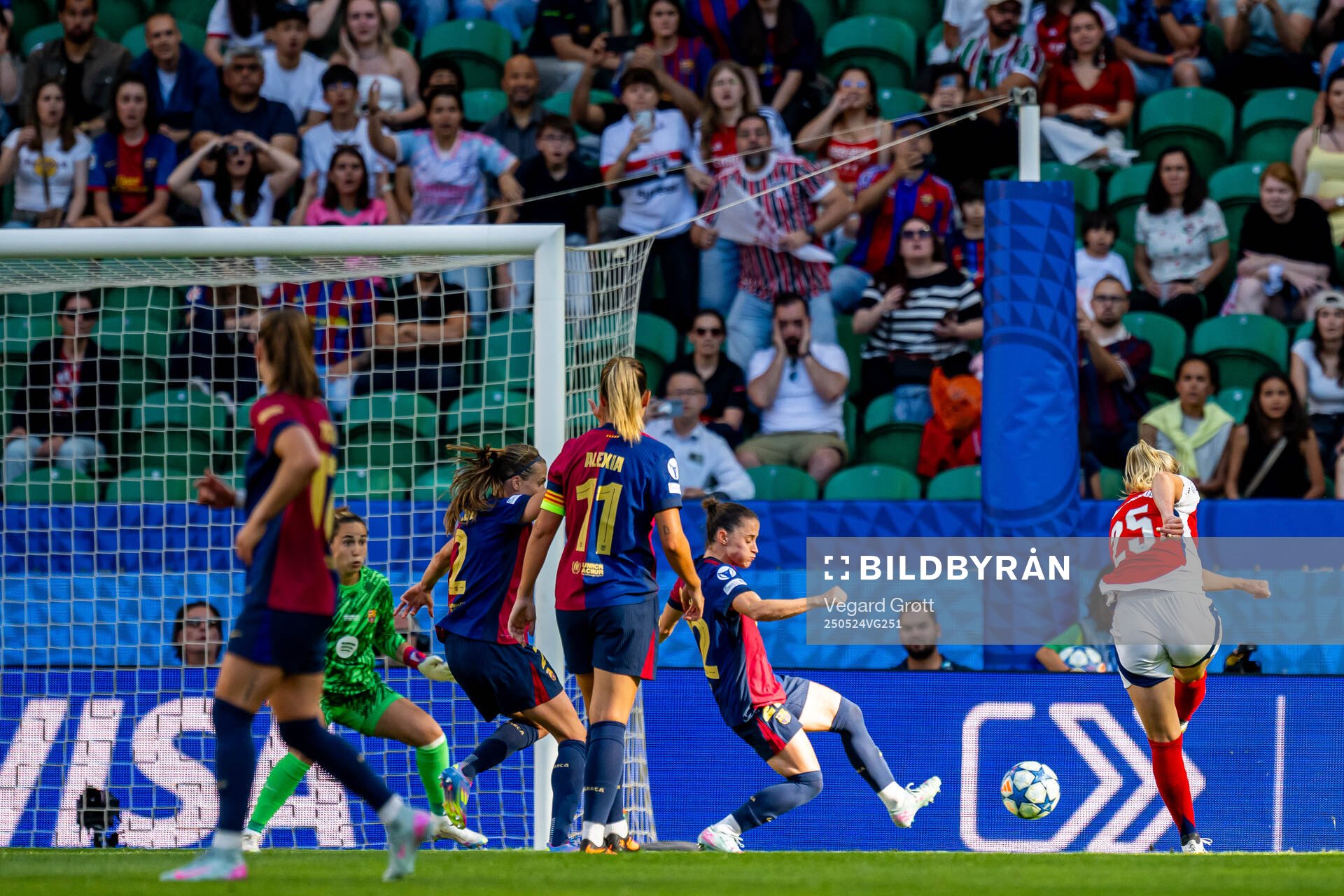 Stina Blackstenius of Arsenal scores the 1-0 goal during the UEFA Women's Champions League final match between Arsenal and Barcelona on May 24, 2025 in Lisbon.