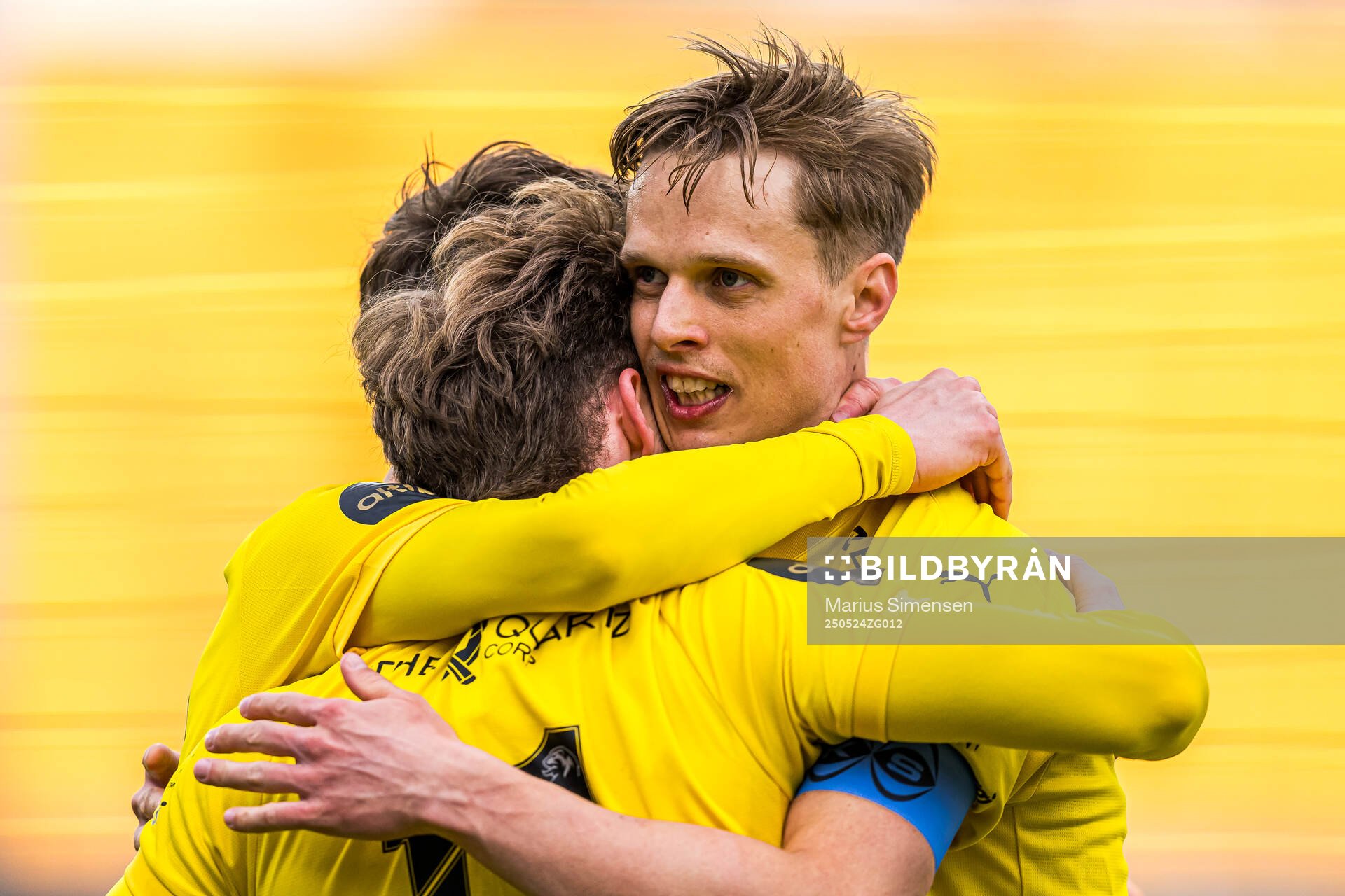 Ole Didrik Blomberg of Bodø/Glimt celebrates with Ulrik Saltnes after scoring the 3-0 goal during the Eliteserien match between Bodø/Glimt and Rosenborg on May 24, 2025 in Bodø.