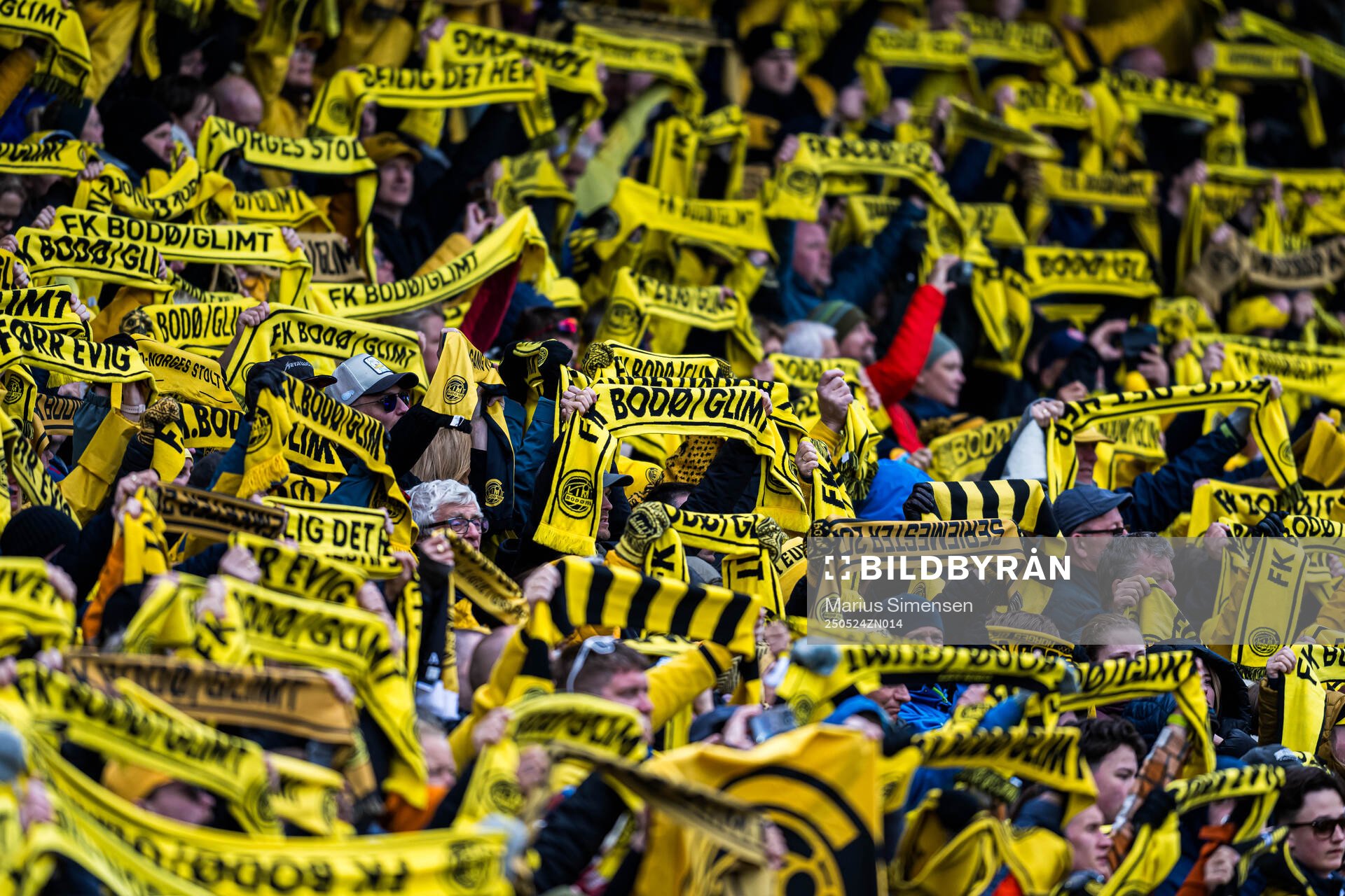Spectators in the stands ahead of the Eliteserien match between Bodø/Glimt and Rosenborg on May 24, 2025 in Bodø.