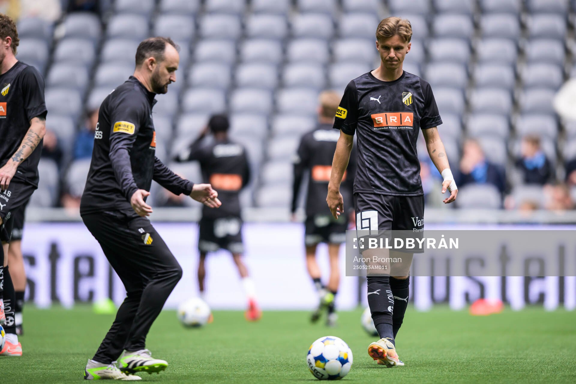 Häckens Samuel Leach Holm inför fotbollsmatchen i Allsvenskan mellan Djurgården och Häcken den 25 maj 2025 i Stockholm. 