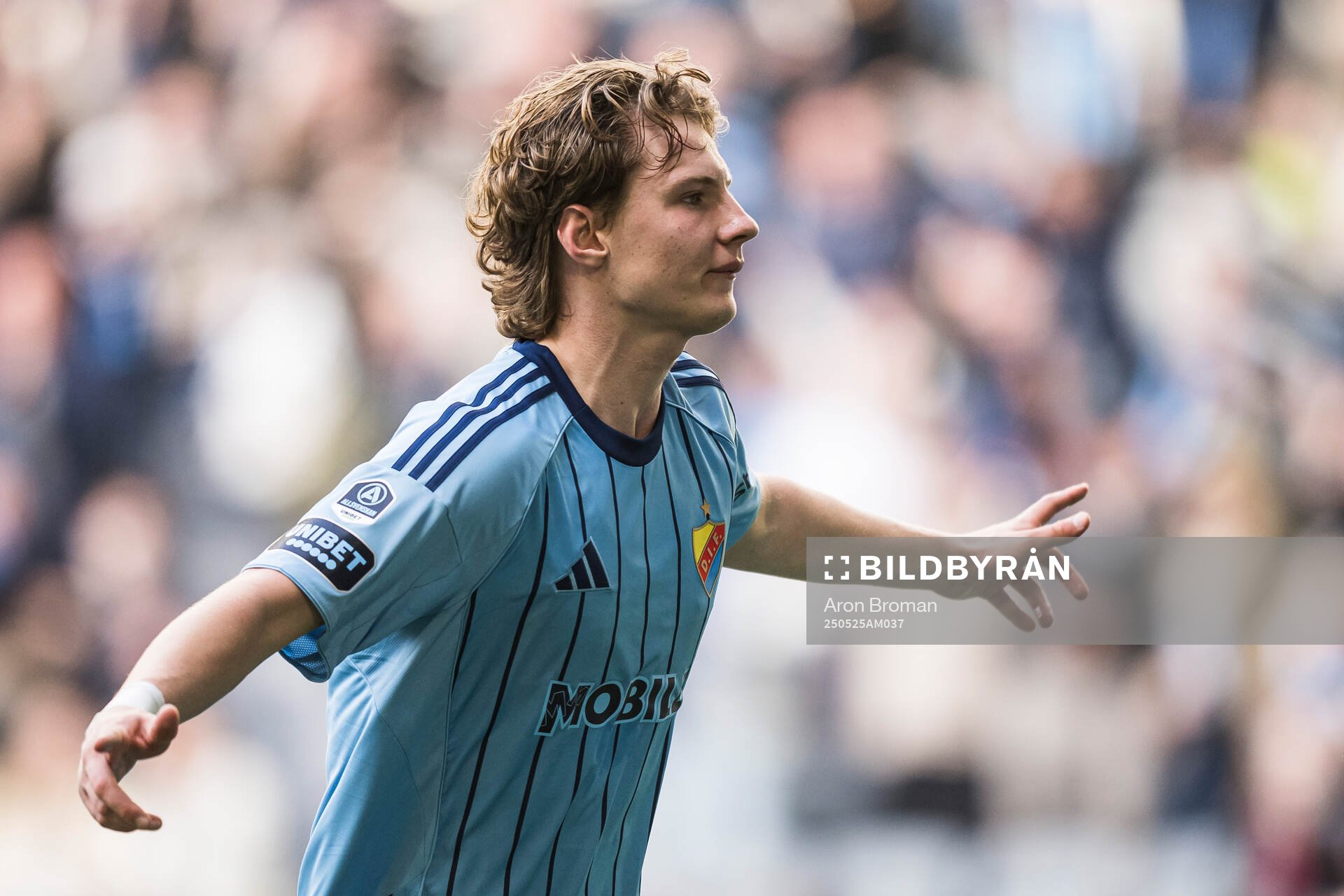 Djurgårdens August Priske Flyger jublar efter 1-1 under fotbollsmatchen i Allsvenskan mellan Djurgården och Häcken den 25 maj 2025 i Stockholm.