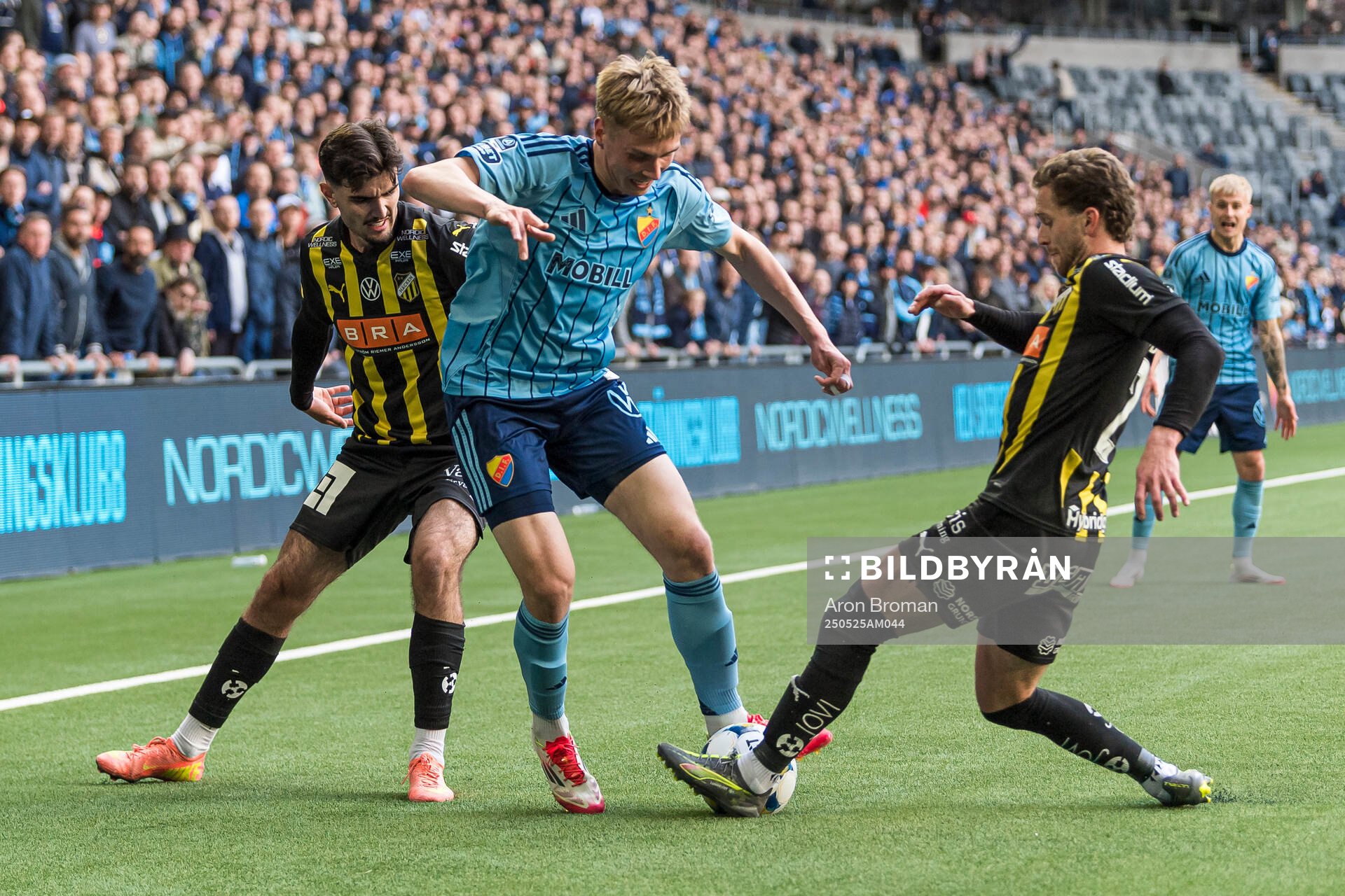 Häckens Nikola Mitrovic och Adam Lundkvist mot