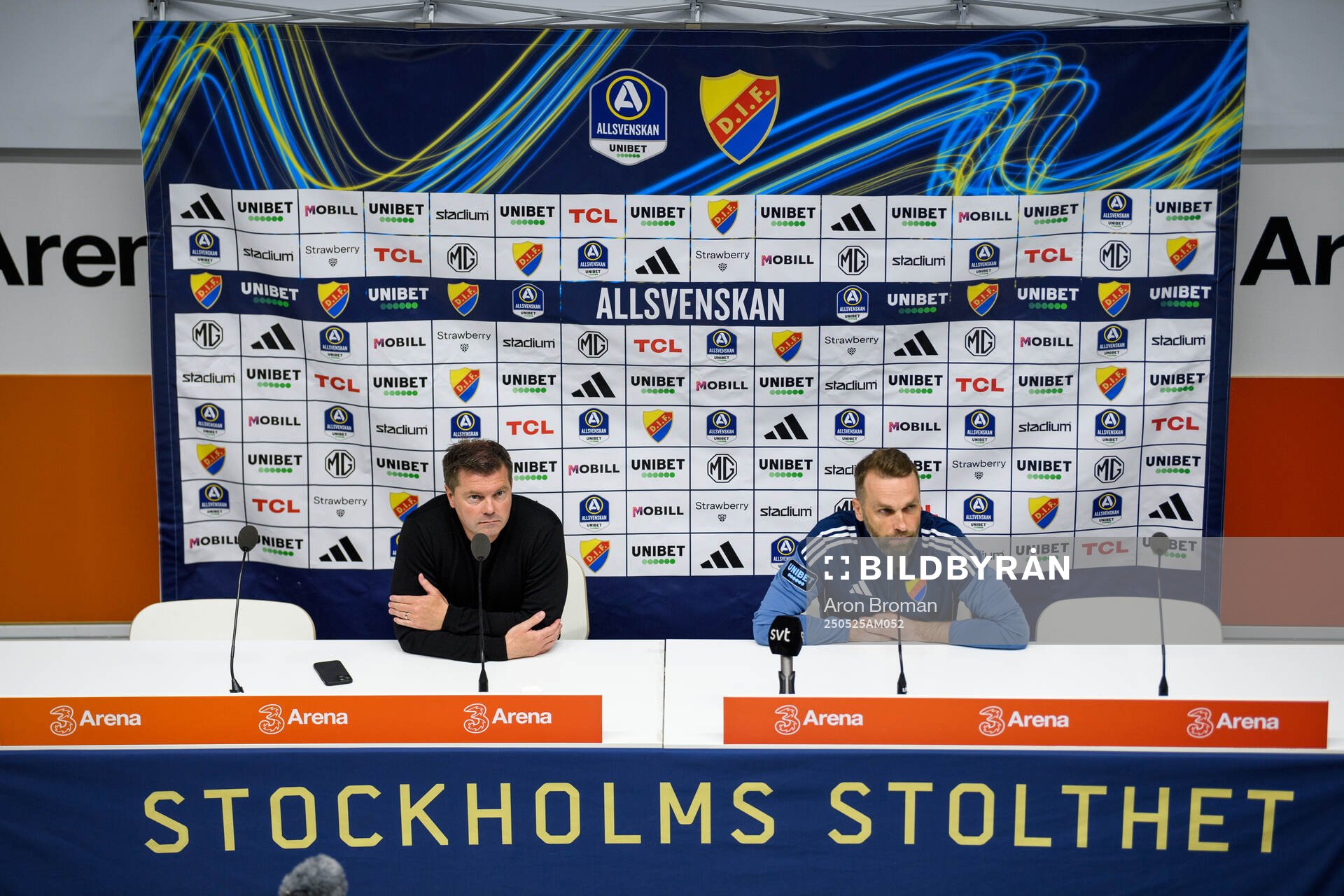 Häckens tränare Jens Gustafsson och Djurgårdens tränare Jani Honkavaara under presskonferensen efter fotbollsmatchen i Allsvenskan mellan Djurgården och Häcken den 25 maj 2025 i Stockholm.