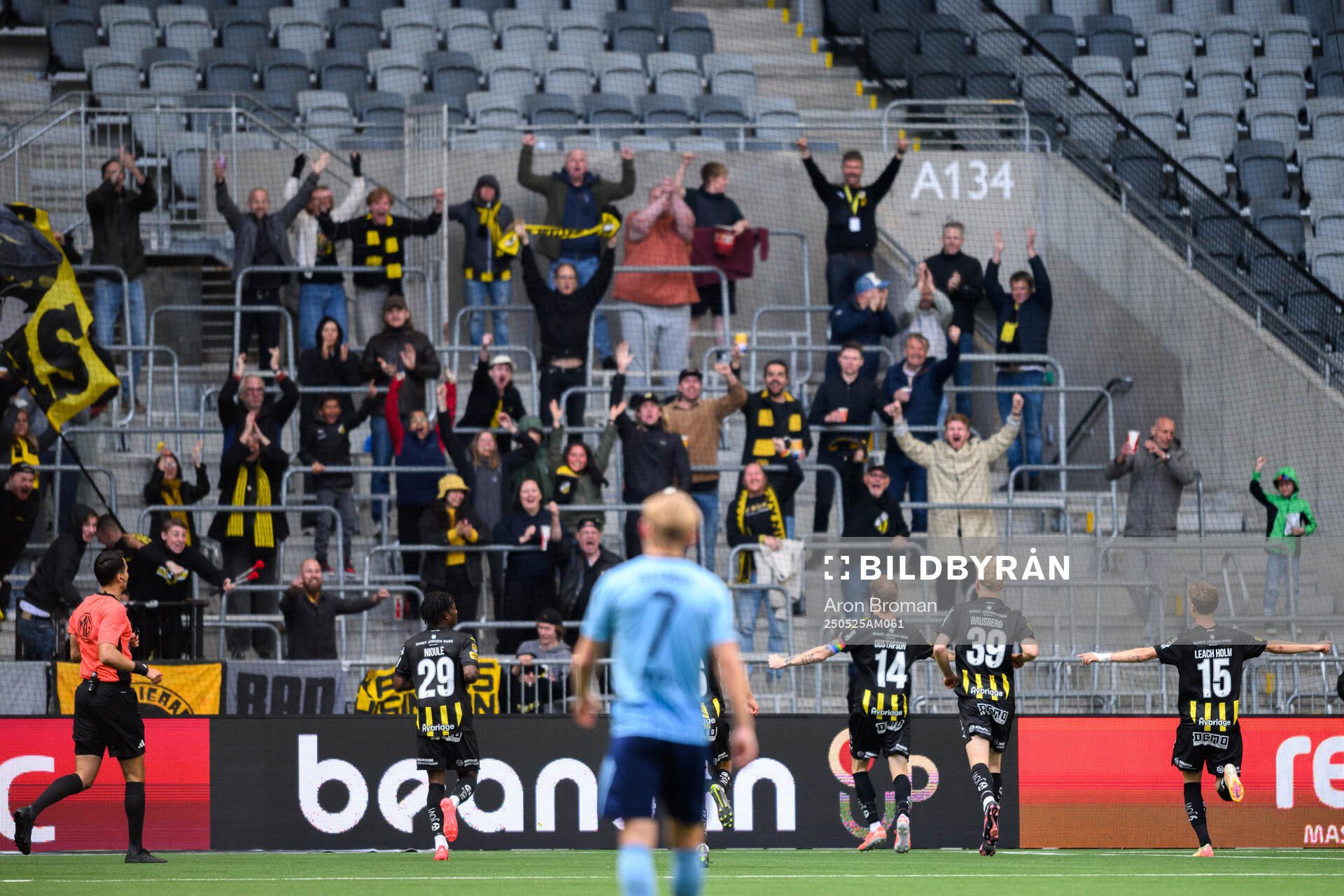 Häckens Simon Gustafson jublar efter 0-1 under fotbollsmatchen i Allsvenskan mellan Djurgården och Häcken den 25 maj 2025 i Stockholm. 