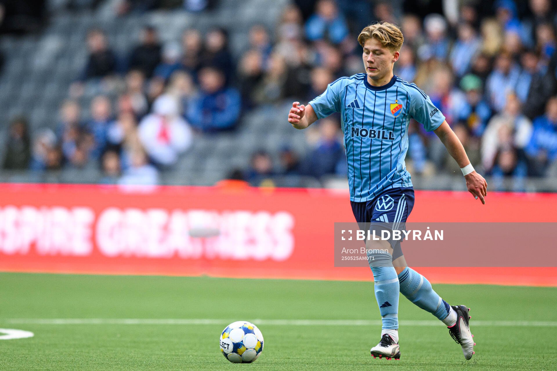 Djurgårdens Matias Siltanen under fotbollsmatchen i Allsvenskan mellan Djurgården och Häcken den 25 maj 2025 i Stockholm. 