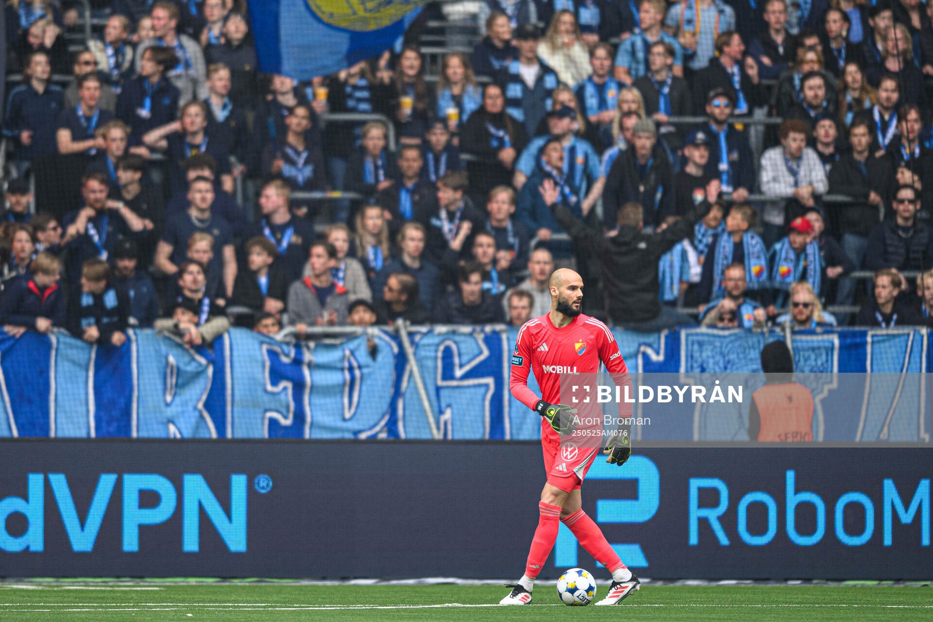 Djurgårdens målvakt Filip Manojlovic under fotbollsmatchen i Allsvenskan mellan Djurgården och Häcken den 25 maj 2025 i Stockholm. 