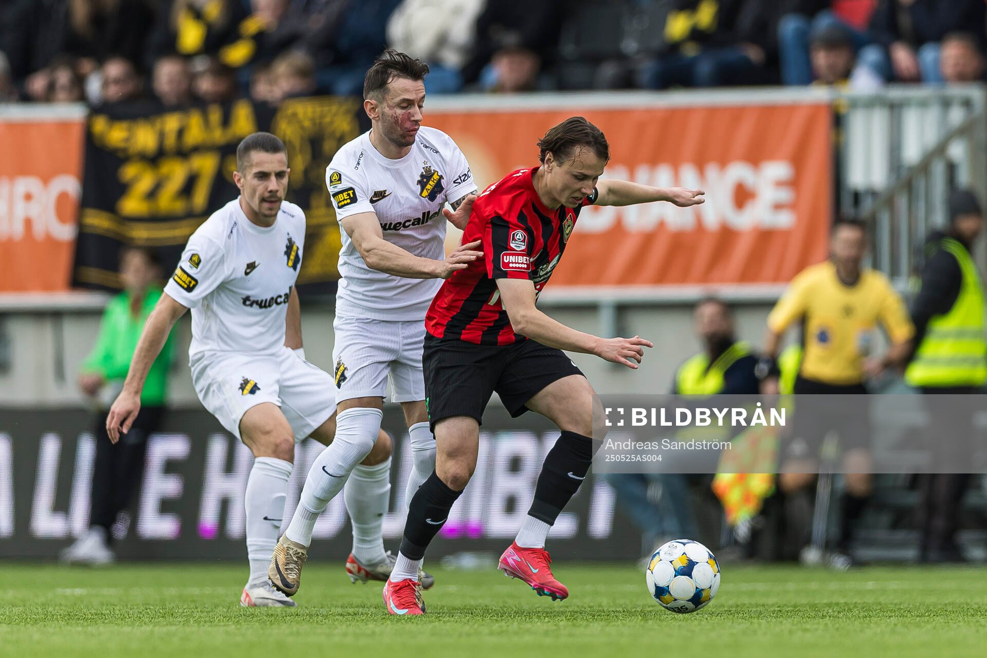 AIKs Bersant Celina och Brommapojkarnas Alex Timossi