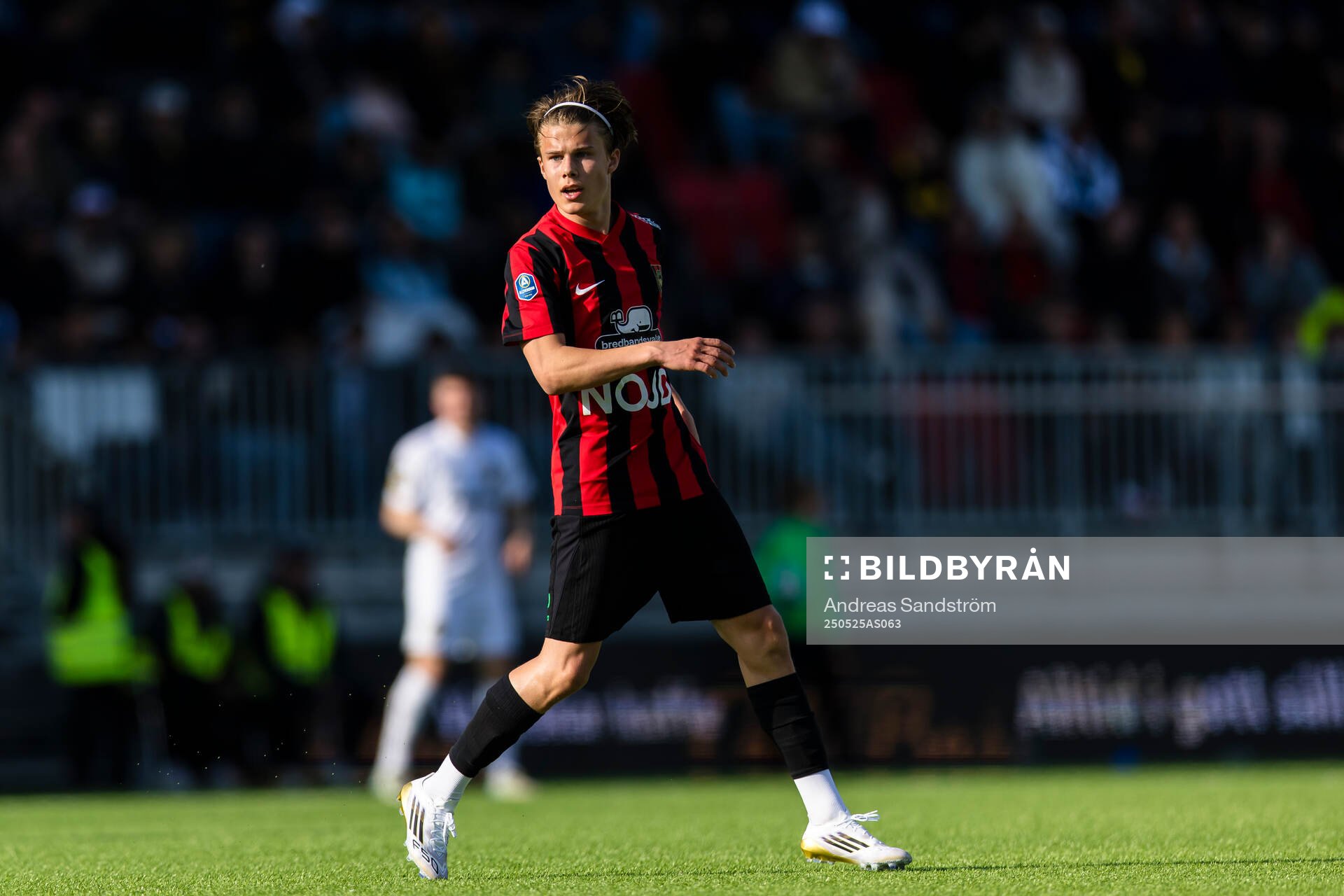 Brommapojkarnas Love Arrhov under fotbollsmatchen i Allsvenskan mellan Brommapojkarna och AIK den 25 maj 2025 i Stockholm. 