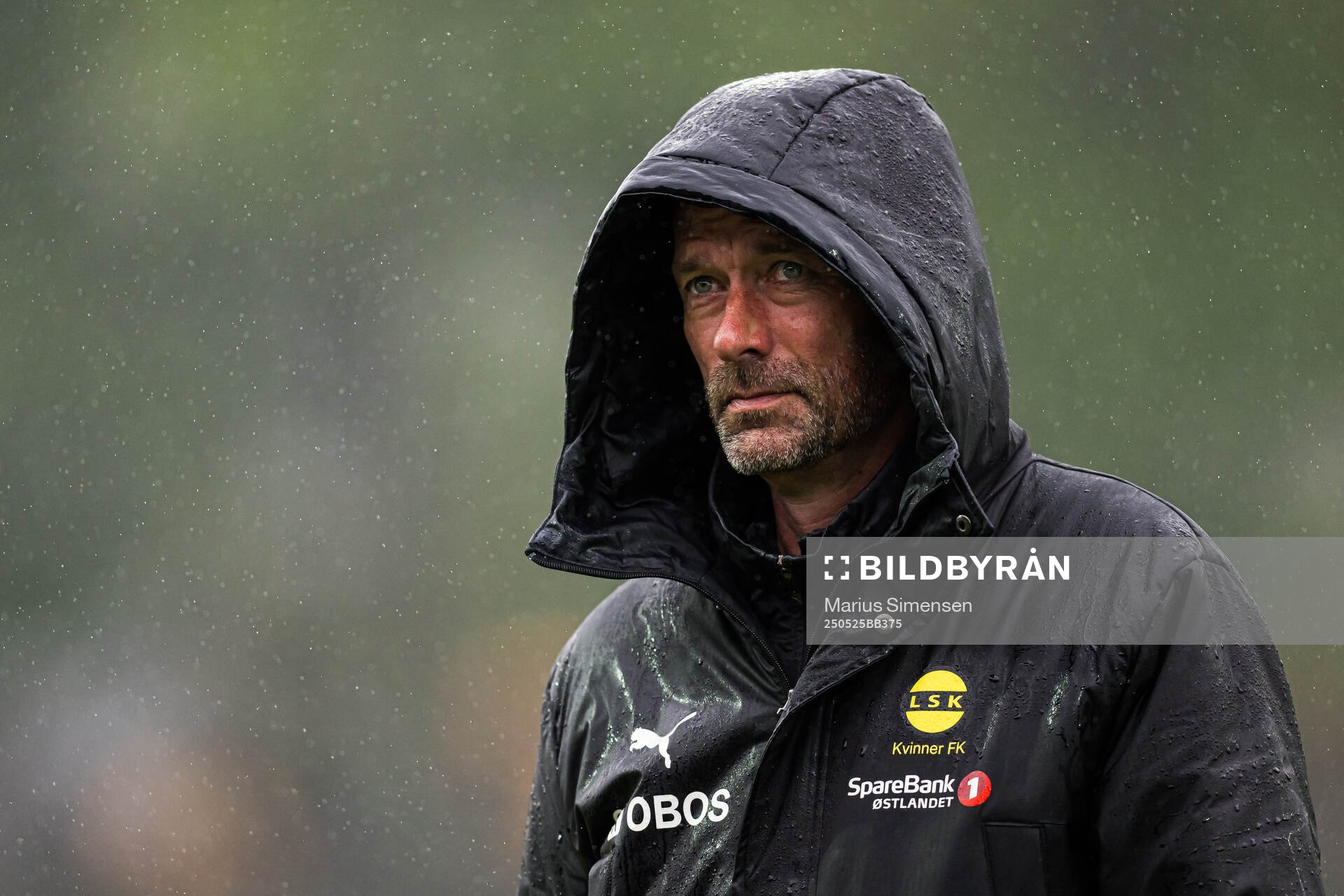 André Bergdølmo, head coach of LSK Kvinner, ahead of the Toppserien football match between Stabæk and LSK Kvinner on May 25, 2025 in Bekkestua.