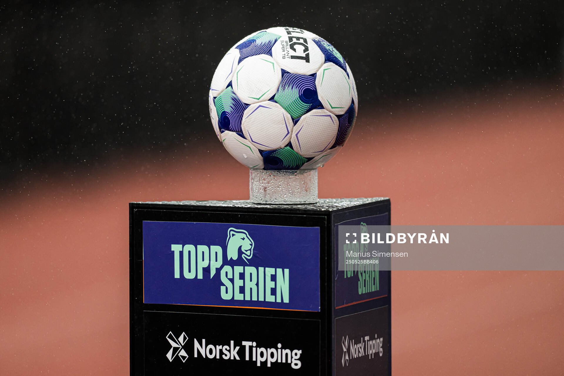 The matchball ahead of the Toppserien football match between Stabæk and LSK Kvinner on May 25, 2025 in Bekkestua.