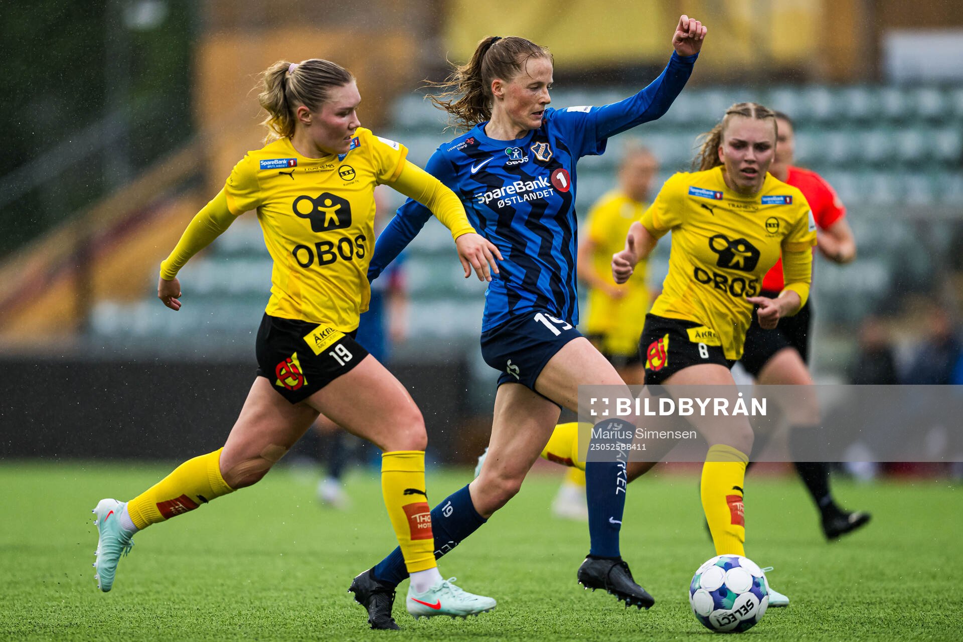 Emma-Helena Alexandra Peuhkurinen of LSK Kvinner and Andrea