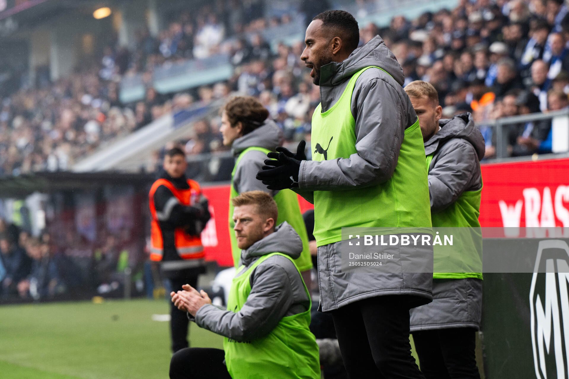 Malmö FFs Anders Christiansen och Isaac Kiese Thelin under fotbollsmatchen i Allsvenskan mellan IFK Göteborg och Malmö FF den 25 maj 2025 i Göteborg.