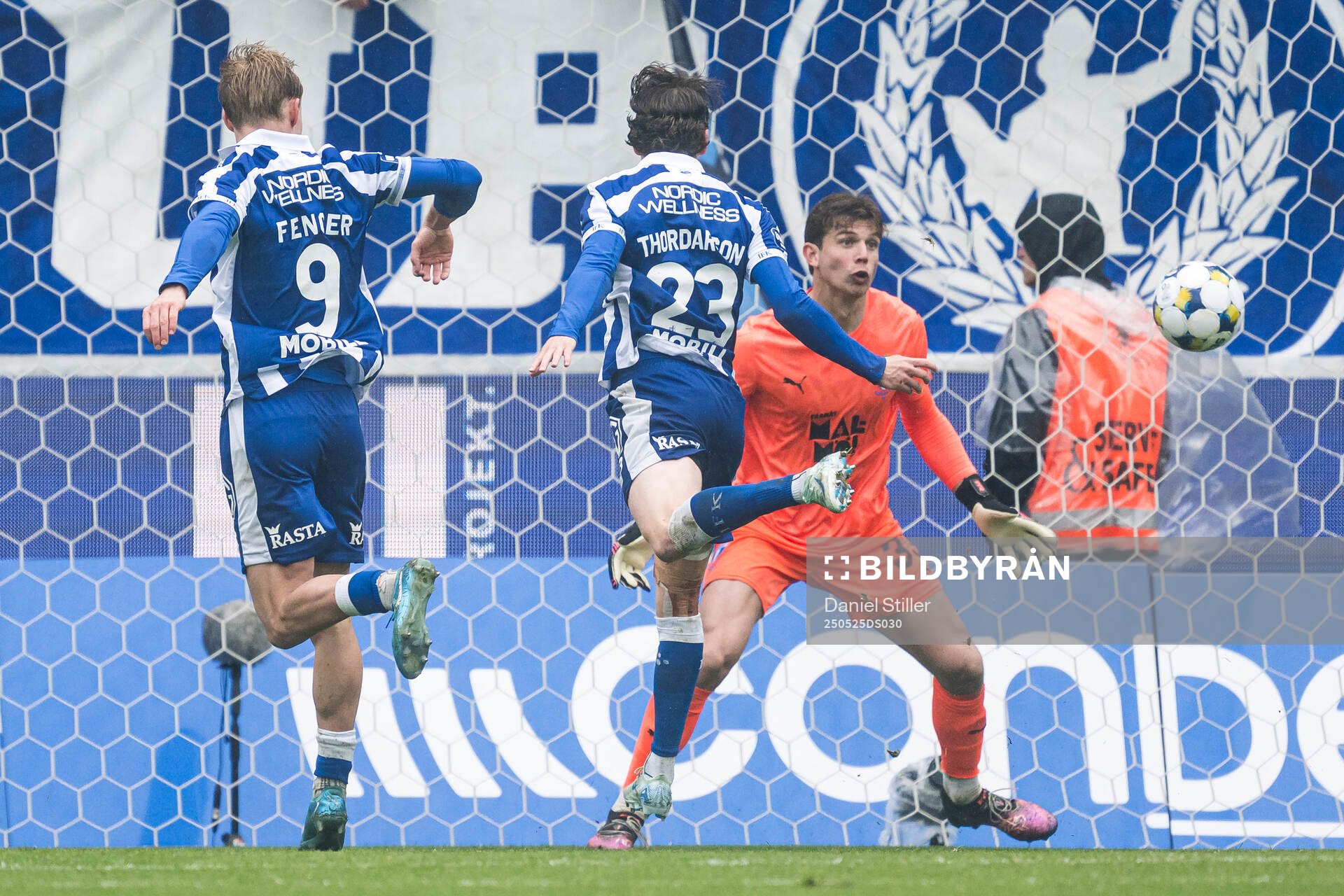 IFK Göteborgs Kolbeinn Thordarson gör 1-0 bakom Malmö