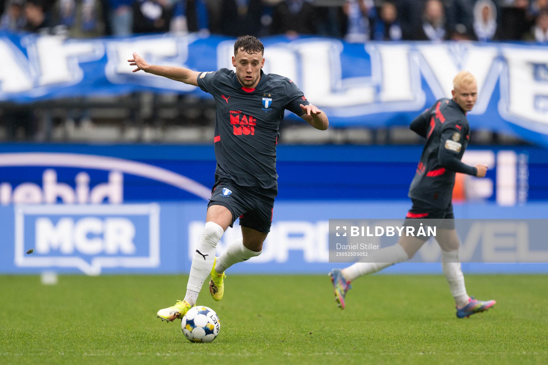 Malmö FFs Colin Rösler under fotbollsmatchen i Allsvenskan mellan IFK Göteborg och Malmö FF den 25 maj 2025 i Göteborg. 
