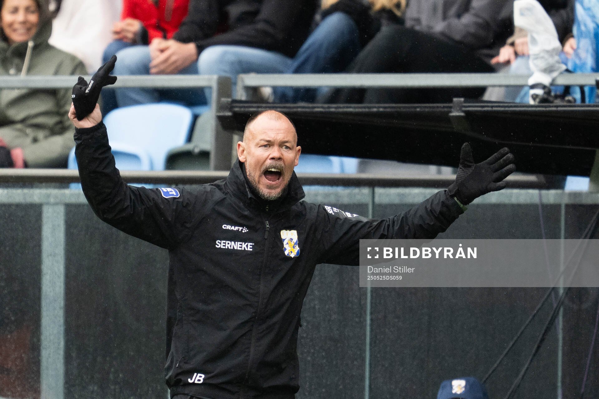 IFK Göteborgs assisterande tränare Joachim Björklund under fotbollsmatchen i Allsvenskan mellan IFK Göteborg och Malmö FF den 25 maj 2025 i Göteborg.
