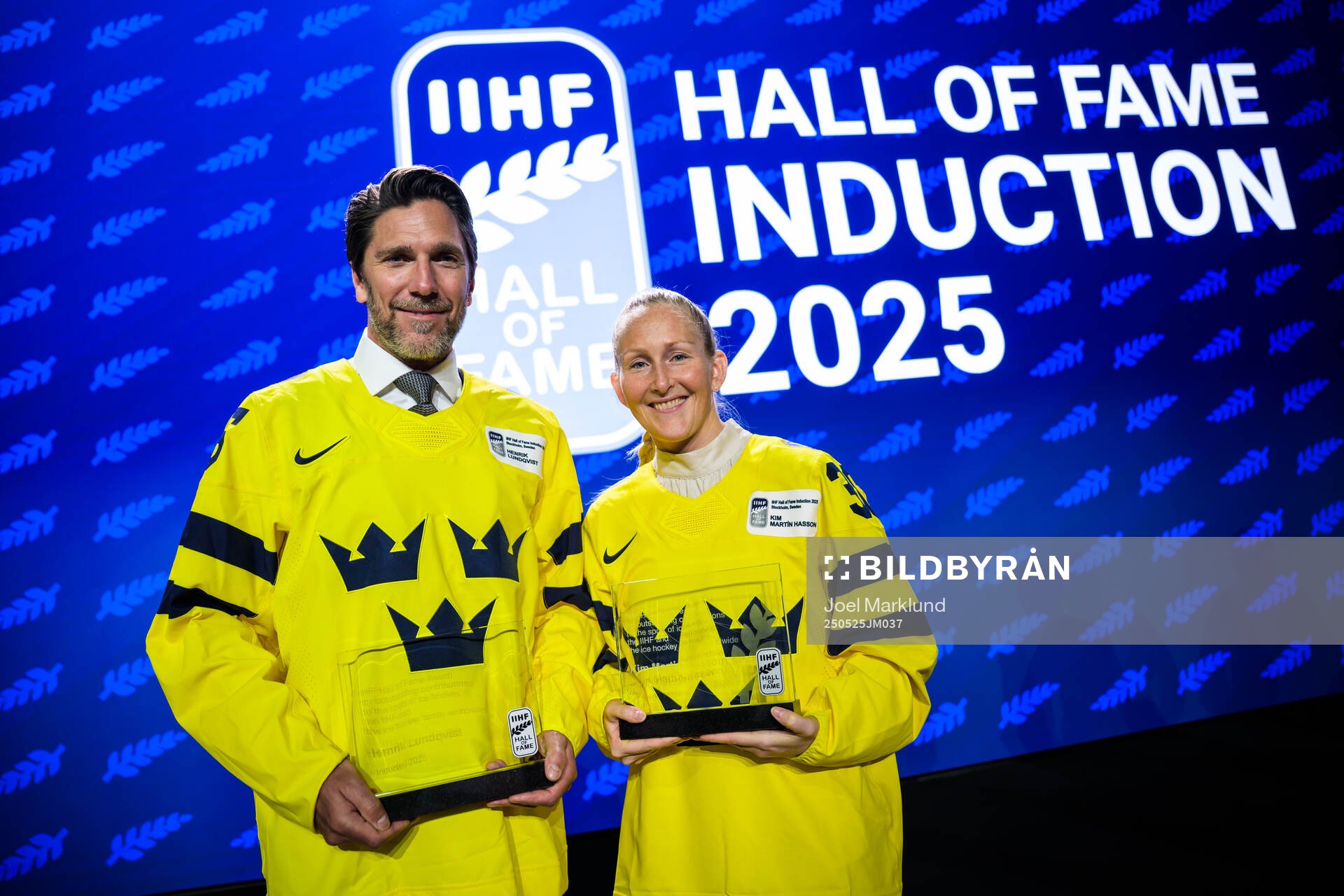 Henrik Lundqvist and Kim Martin-Hasson of Sweden pose with