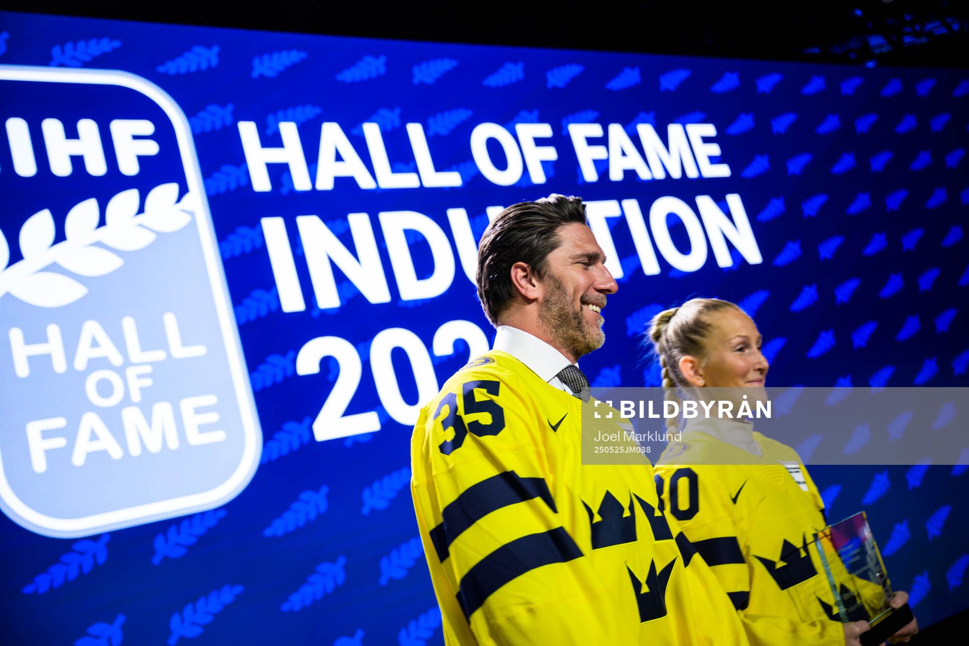 Henrik Lundqvist and Kim Martin-Hasson of Sweden with their