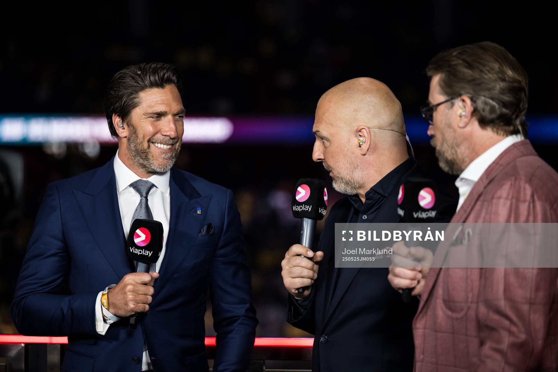 Henrik Lundqvist talks to Erik Granqvist and Peter Forsberg