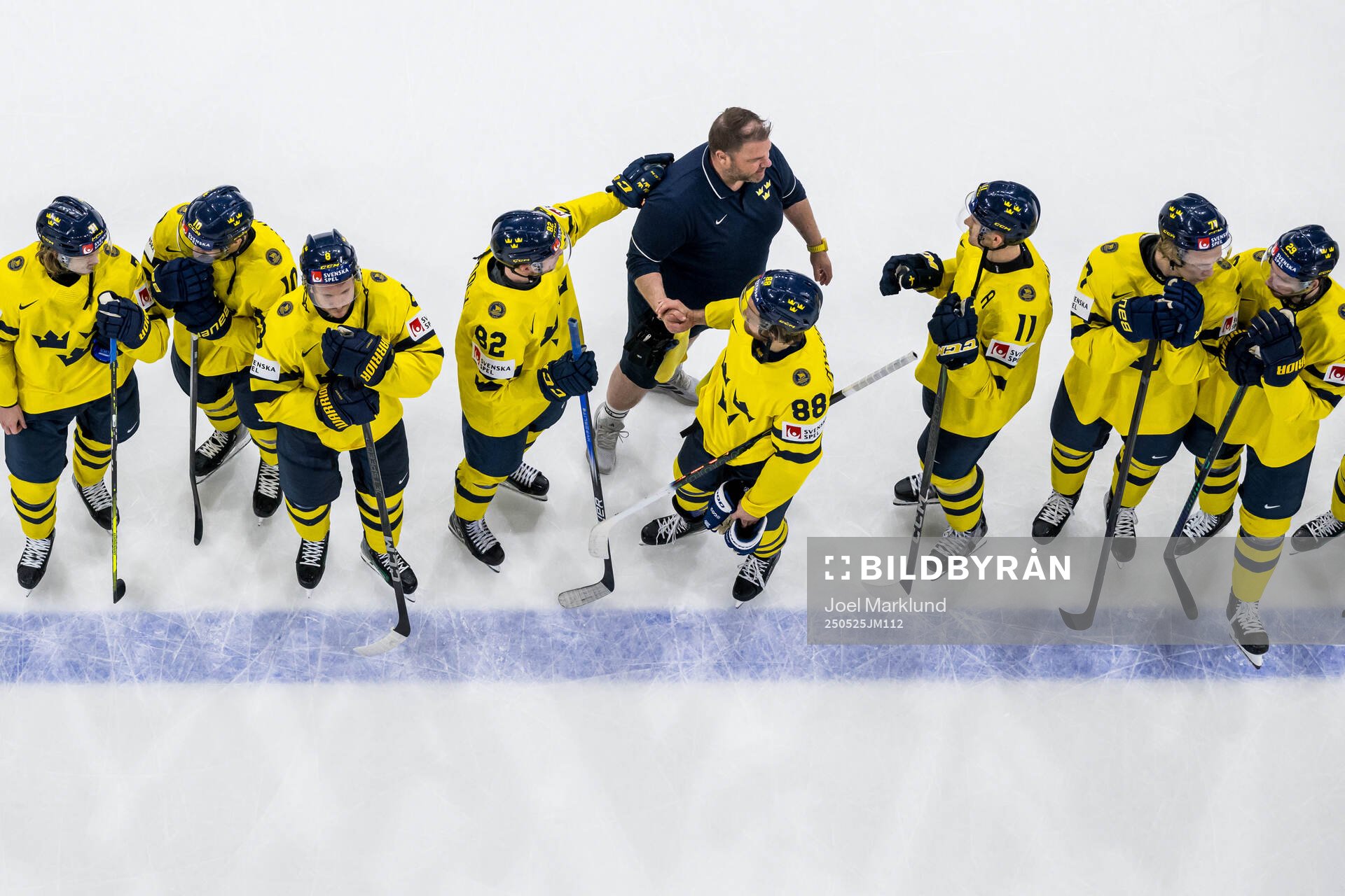 Jesper Frödén, equipment manager Frederik Andersen,