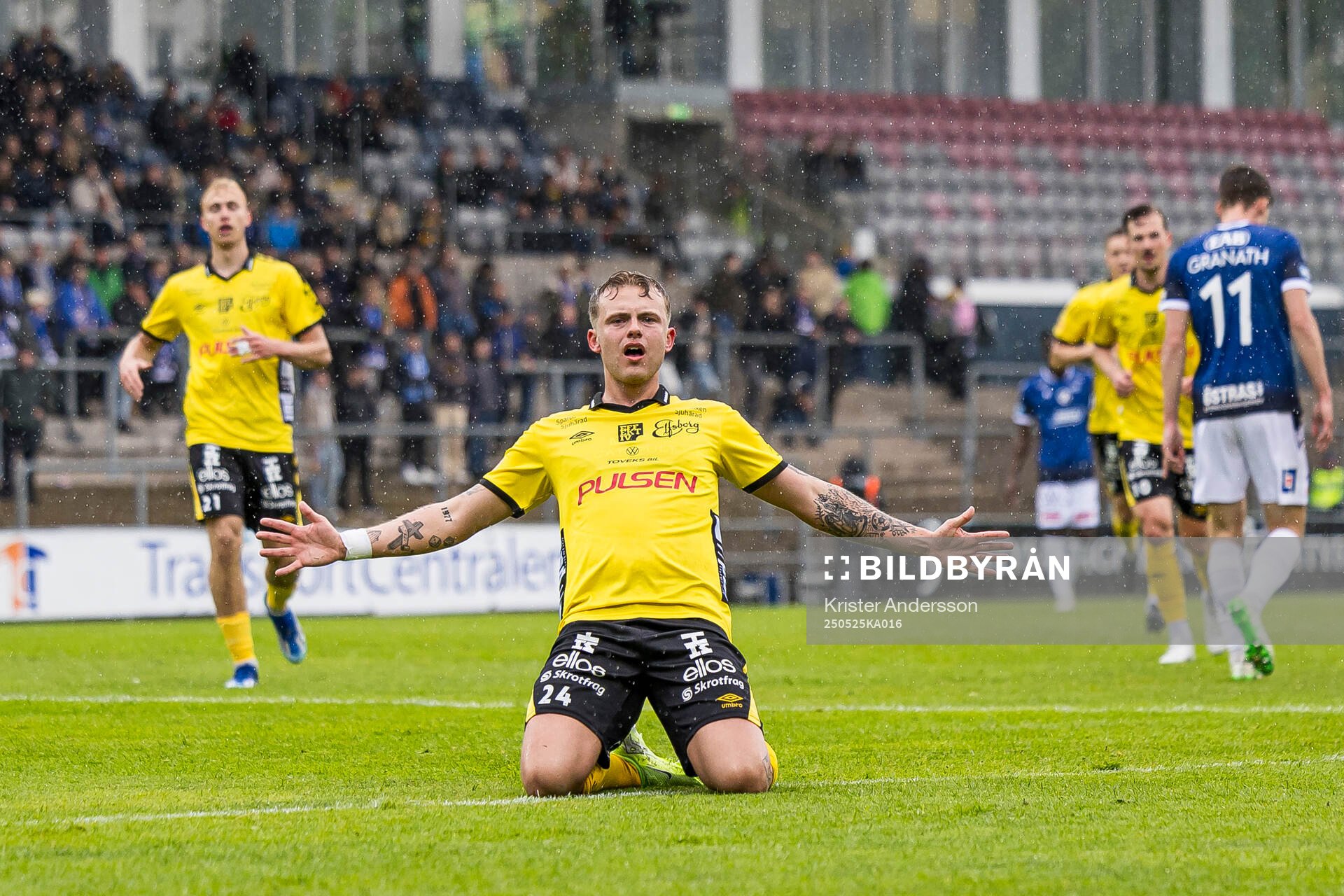 Elfsborgs Frederik Ihler jublar efter 0-2 under fotbollsmatchen i Allsvenskan mellan Halmstad och Elfsborg den 25 maj 2025 i Halmstad.
