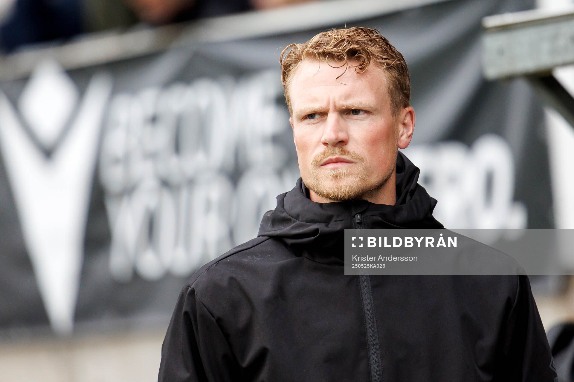Elfsborgs tränare Oscar Hiljemark inför fotbollsmatchen i Allsvenskan mellan Halmstad och Elfsborg den 25 maj 2025 i Halmstad. 