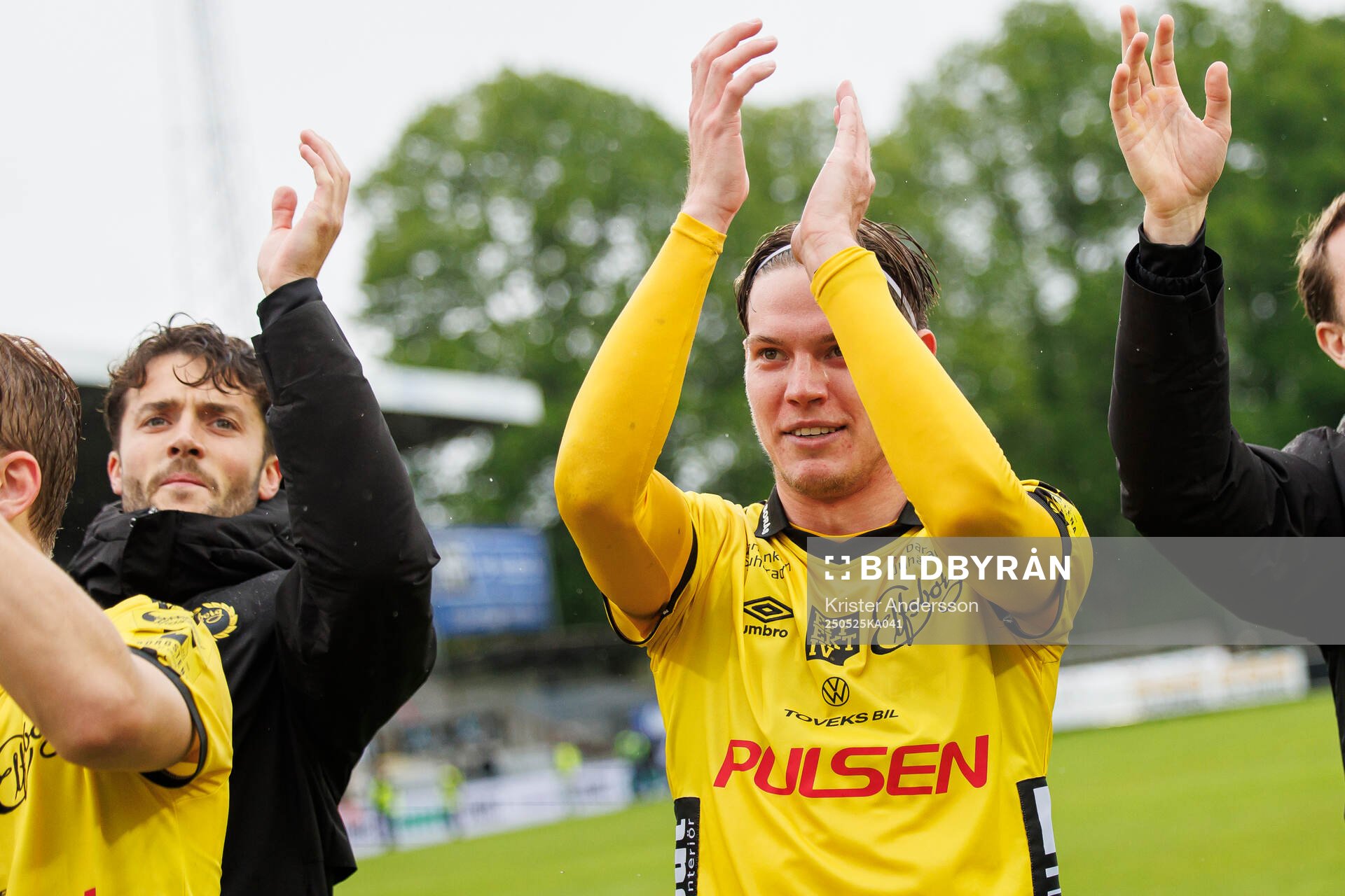 Elfsborgs Taylor Silverholt jublar efter fotbollsmatchen i Allsvenskan mellan Halmstad och Elfsborg den 25 maj 2025 i Halmstad. 
