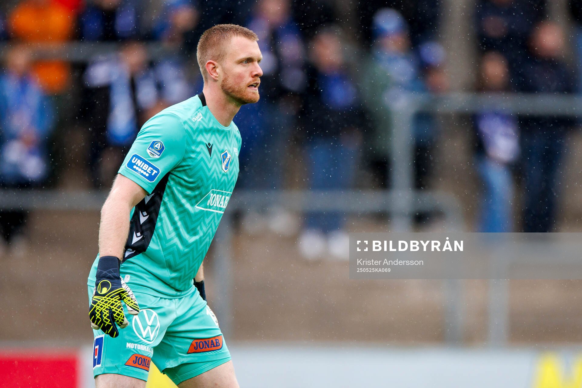 Halmstads målvakt Tim Erlandsson under fotbollsmatchen i Allsvenskan mellan Halmstad och Elfsborg den 25 maj 2025 i Halmstad. 