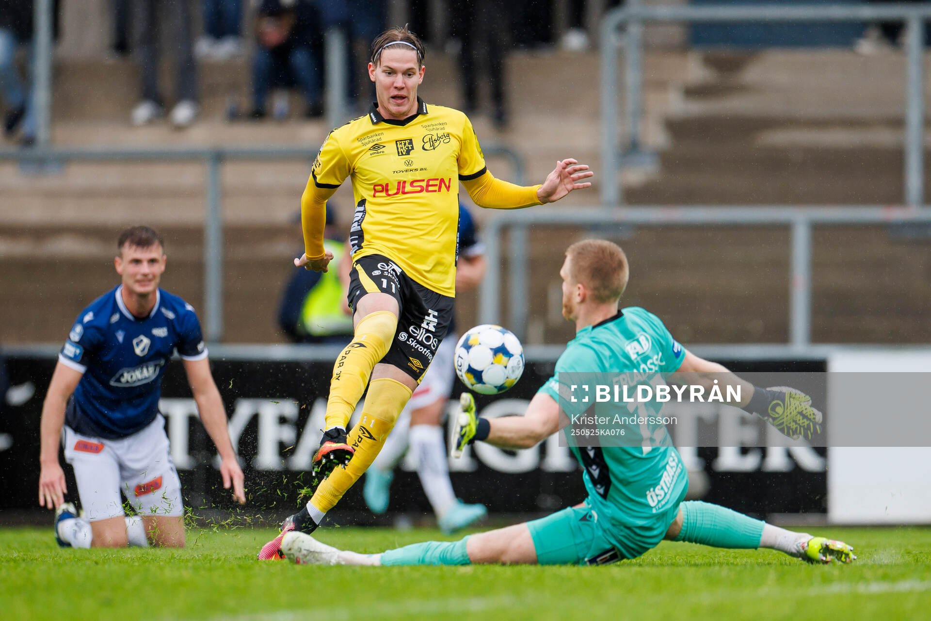 Elfsborgs Taylor Silverholt gör 1-4 under fotbollsmatchen i Allsvenskan mellan Halmstad och Elfsborg den 25 maj 2025 i Halmstad. 