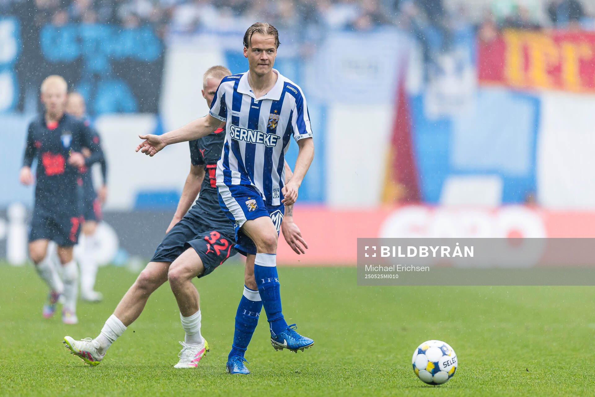 IFK Göteborgs August Erlingmark under fotbollsmatchen i Allsvenskan mellan IFK Göteborg och Malmö FF den 25 maj 2025 i Göteborg. 